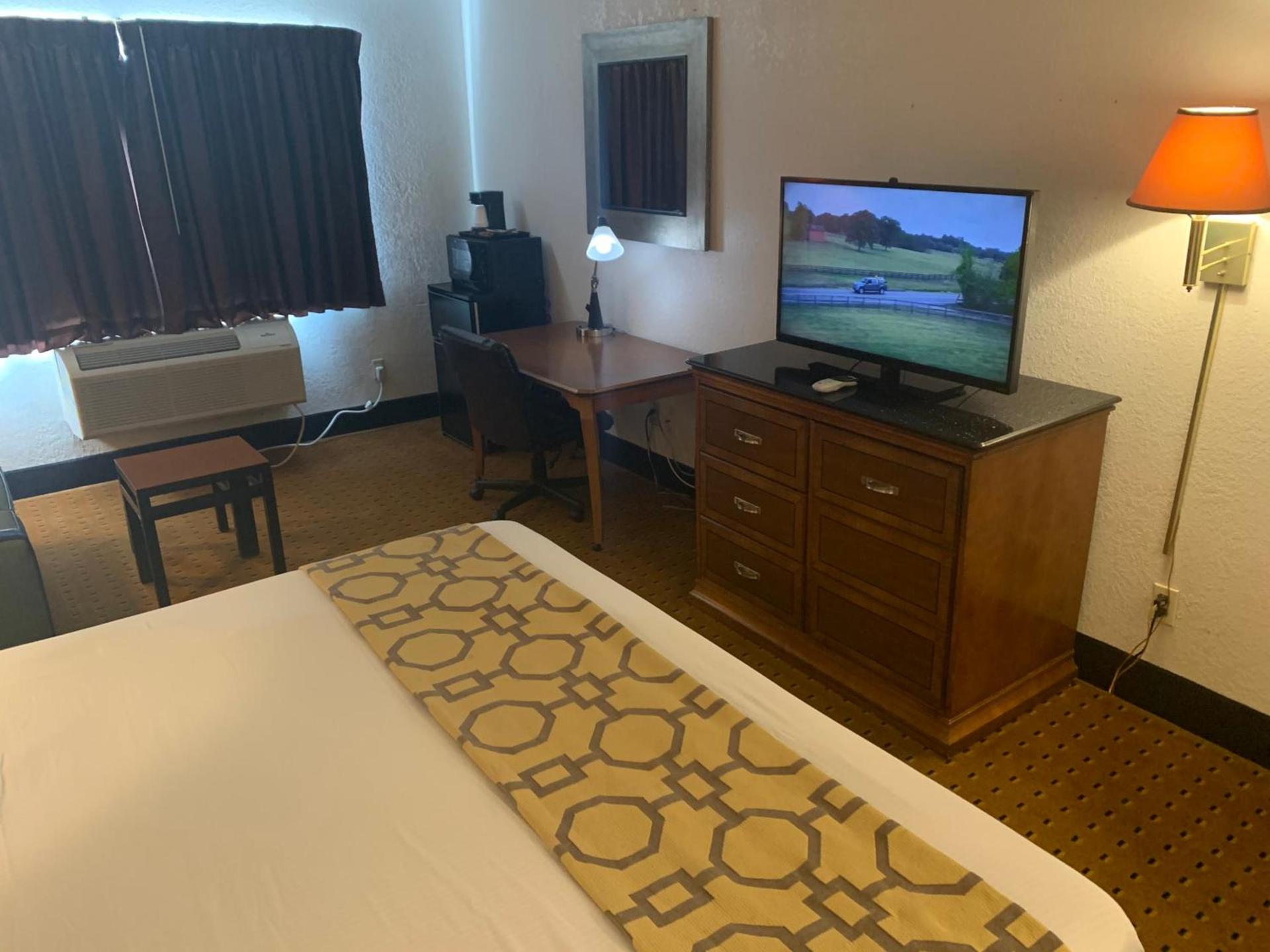 Brentwood Inn & Suites photo 27