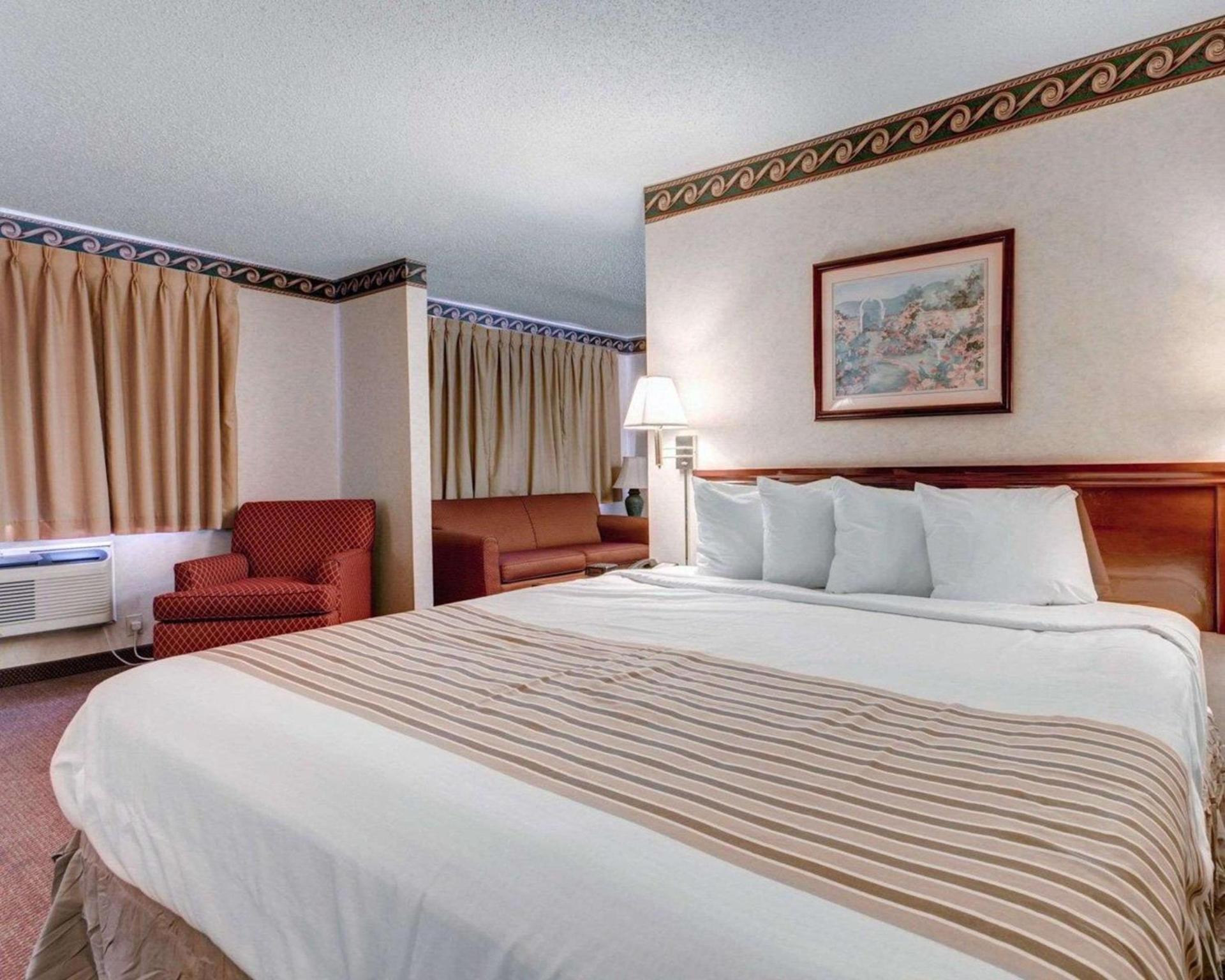 Econo Lodge Inn & Suites El Paso West photo 19