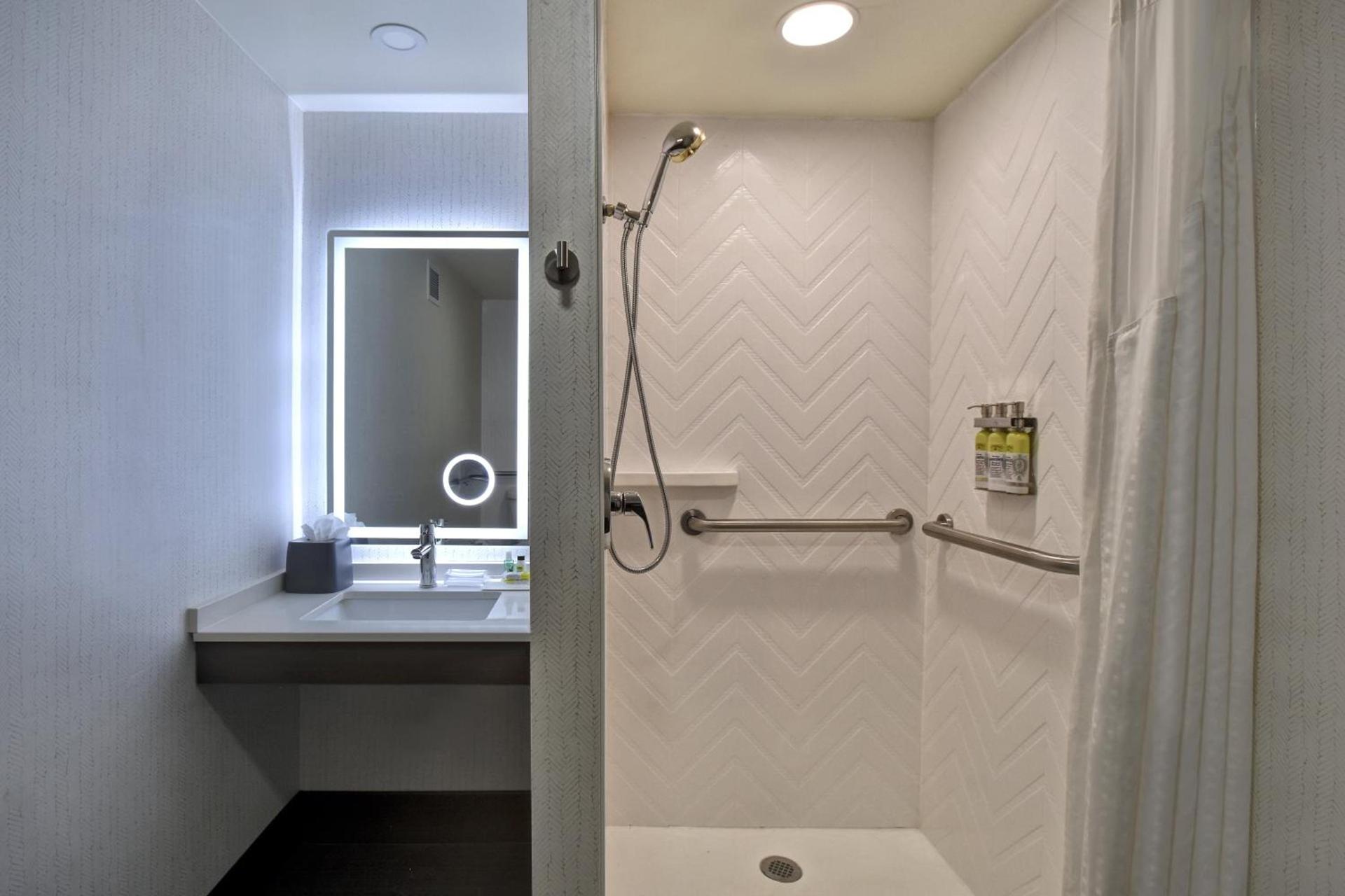 Holiday Inn Philadelphia-Cherry Hill by IHG photo 83