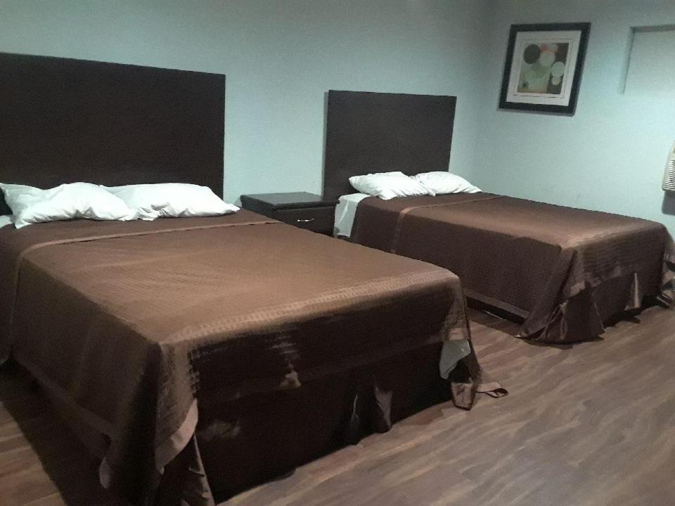 Richmond Motel photo 14