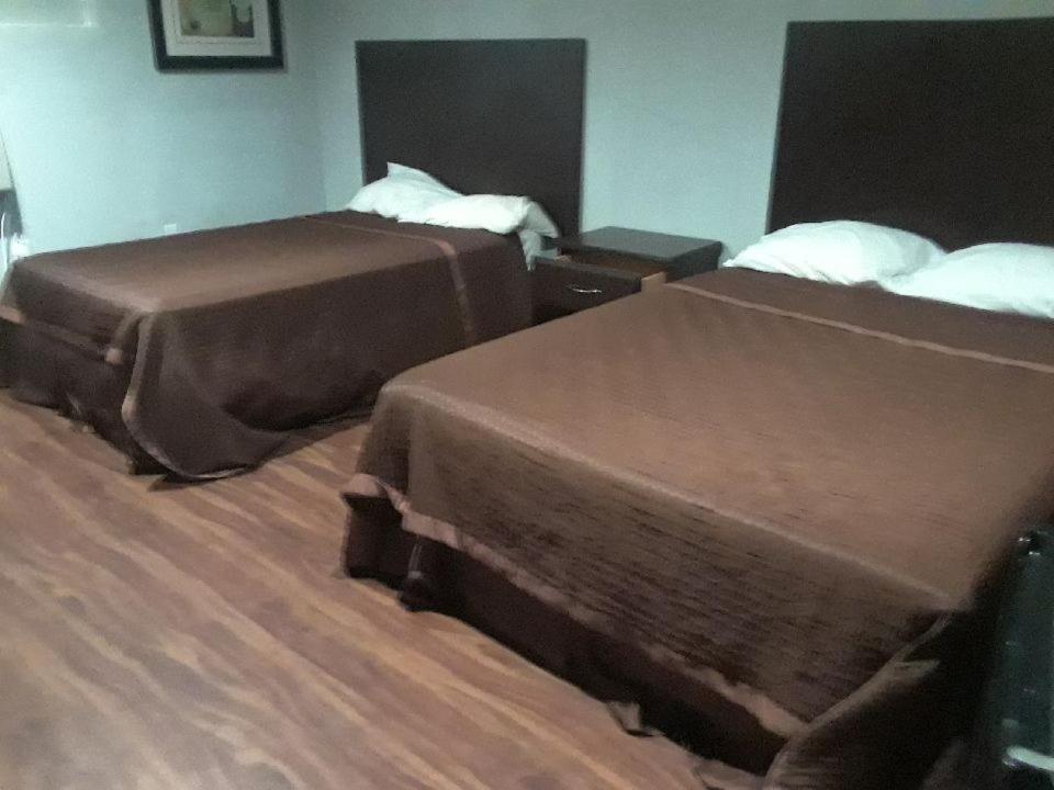 Richmond Motel photo 13