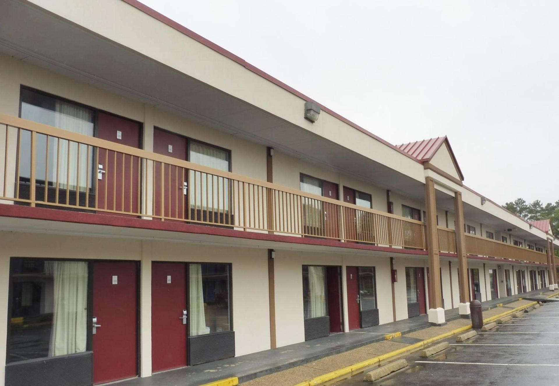 Red Roof Inn Fredericksburg South photo 2