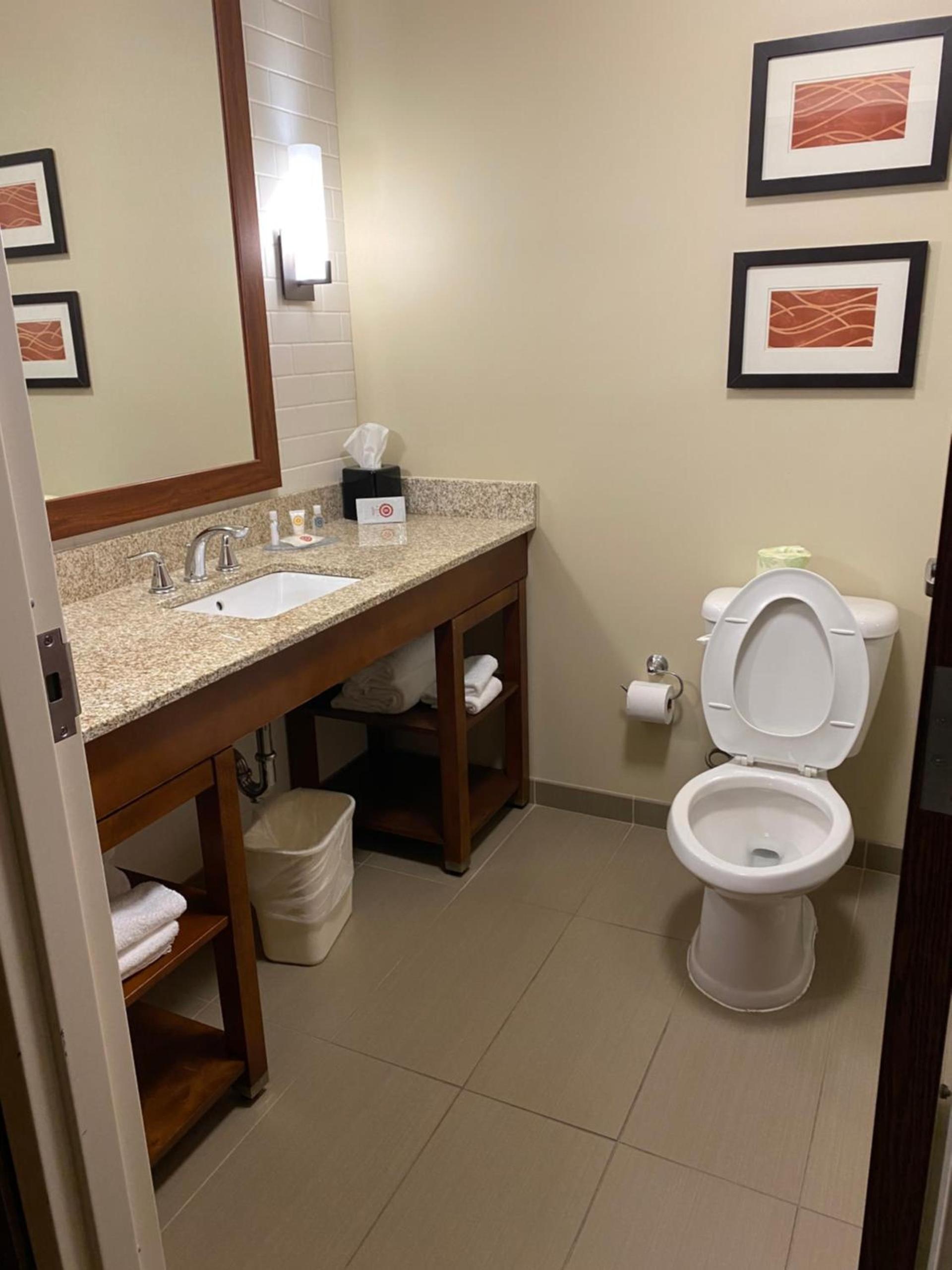 Comfort Inn & Suites photo 50