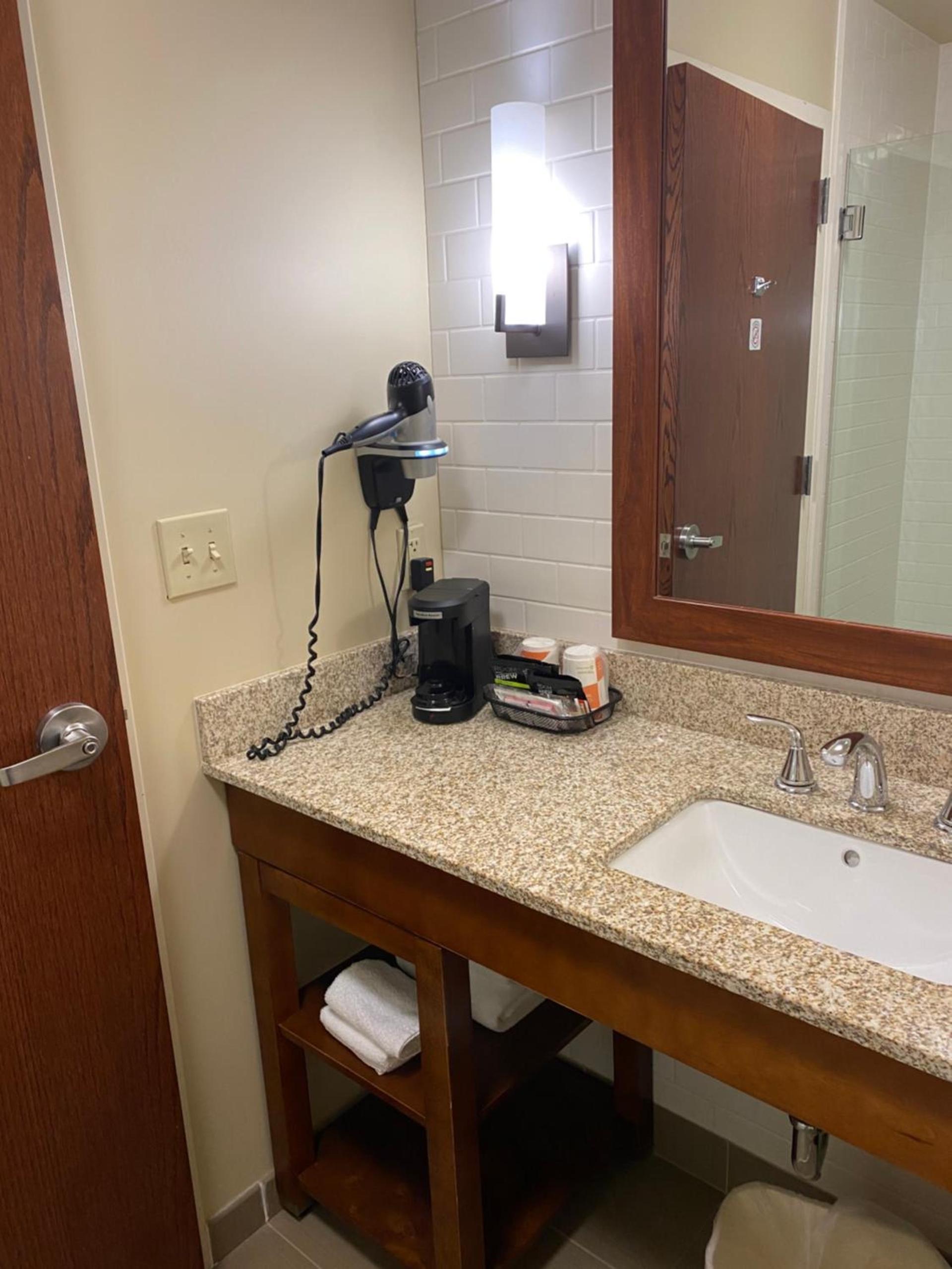 Comfort Inn & Suites photo 54