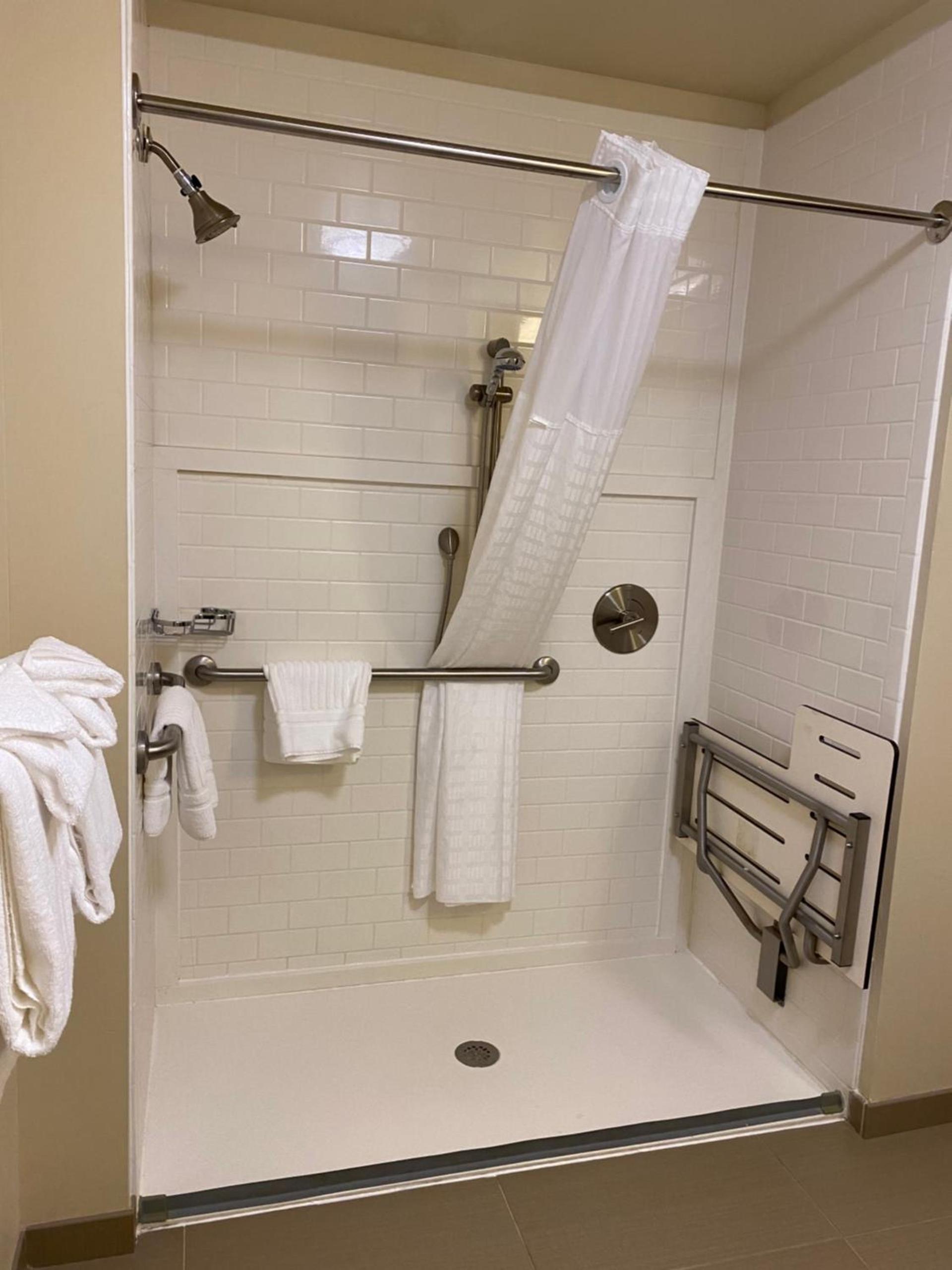 Comfort Inn & Suites photo 43