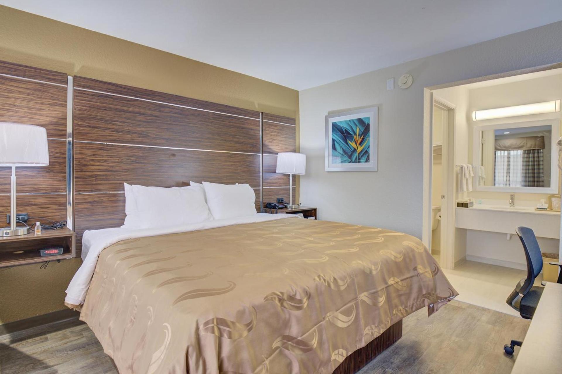 Quality Inn & Suites photo 14