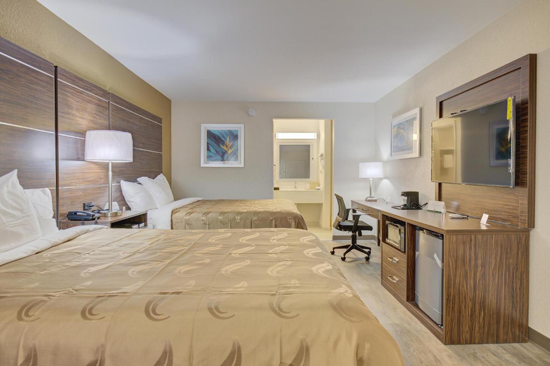 Quality Inn & Suites photo 16