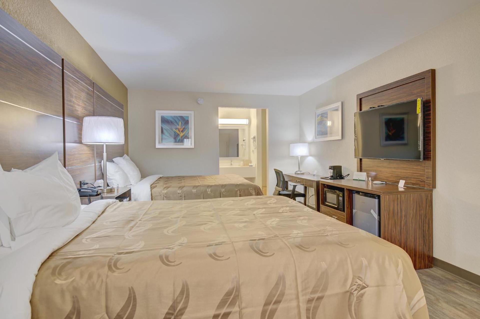 Quality Inn & Suites photo 37