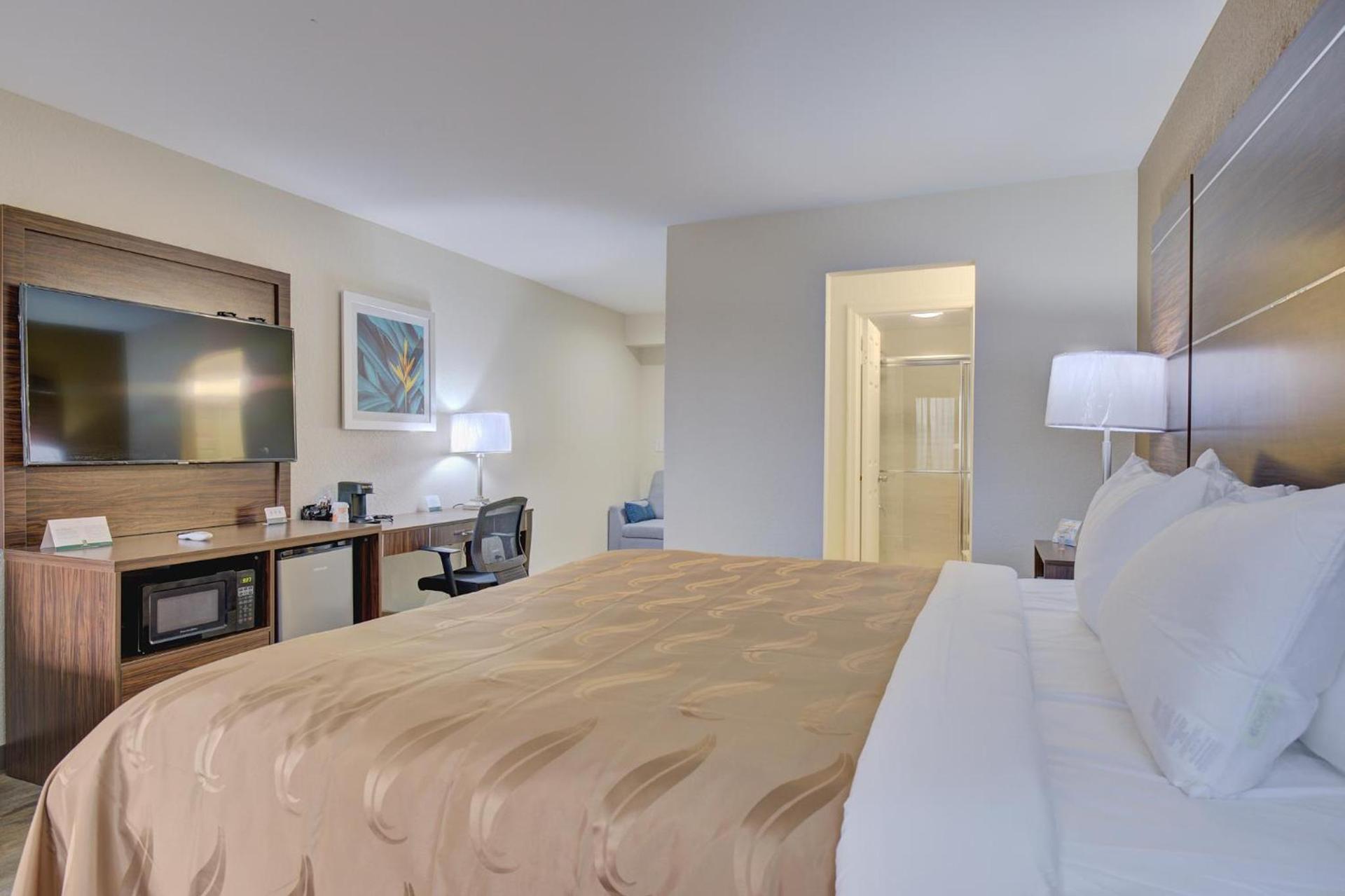 Quality Inn & Suites photo 31