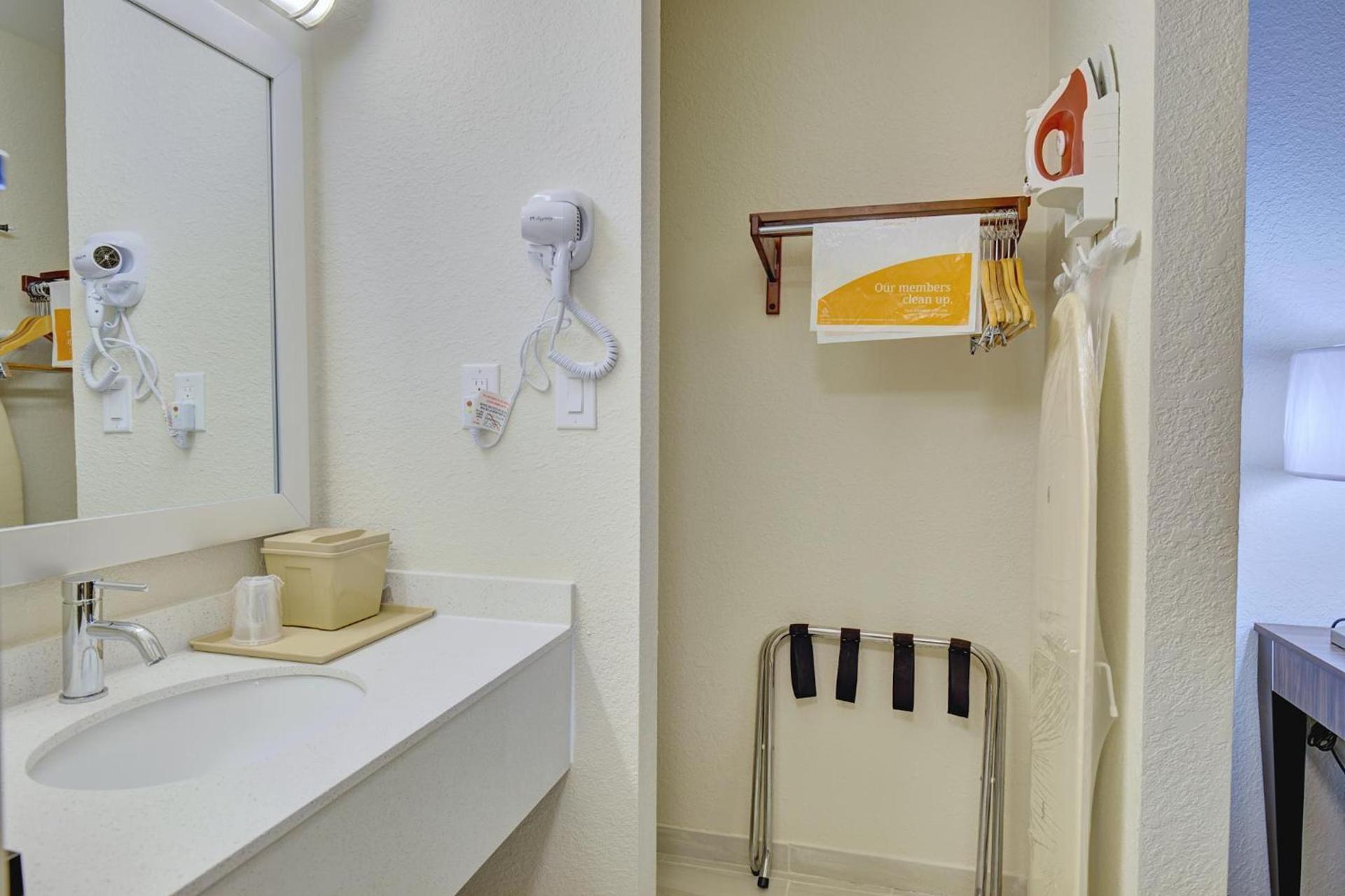 Quality Inn & Suites photo 33