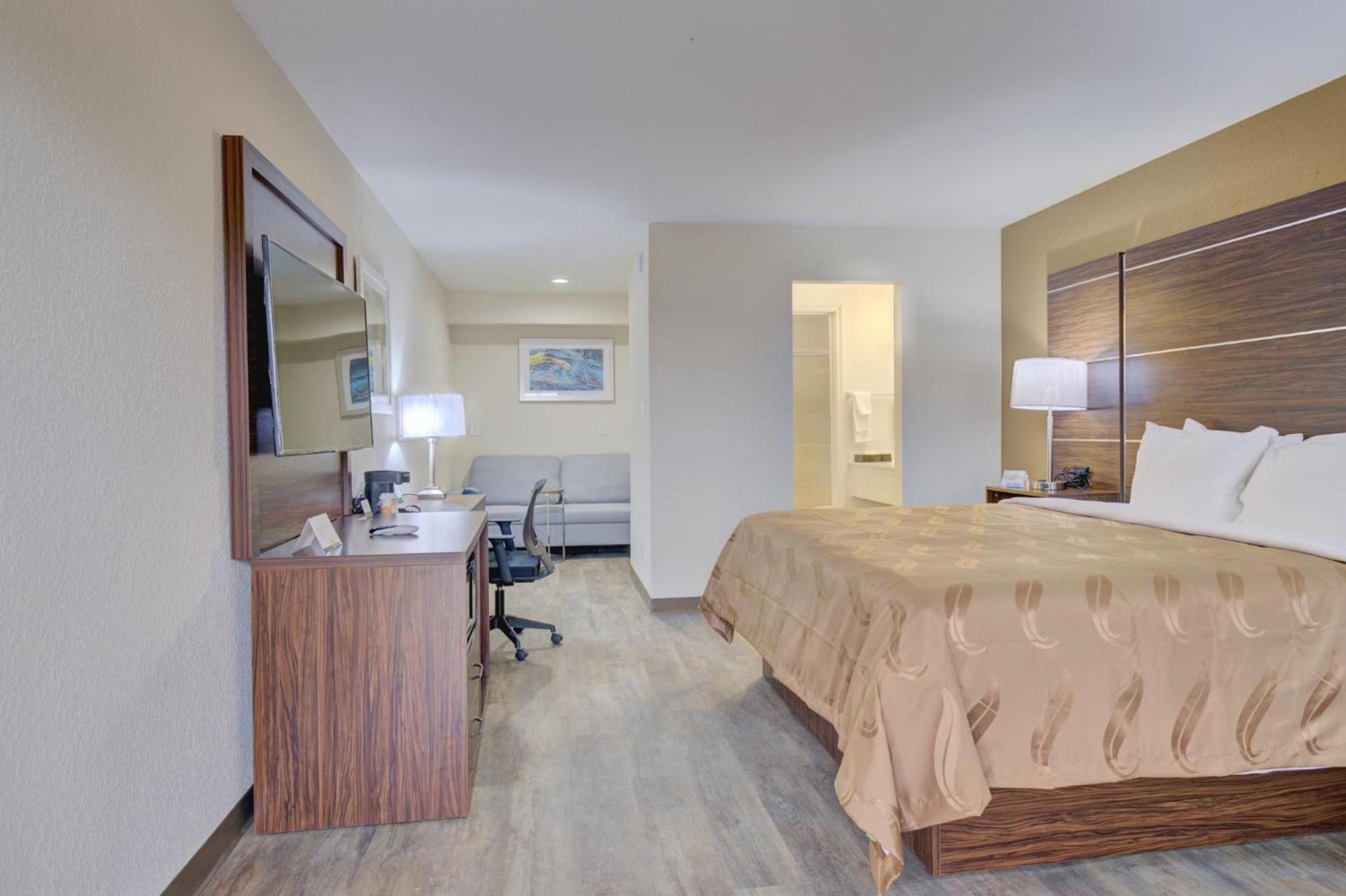 Quality Inn & Suites photo 15