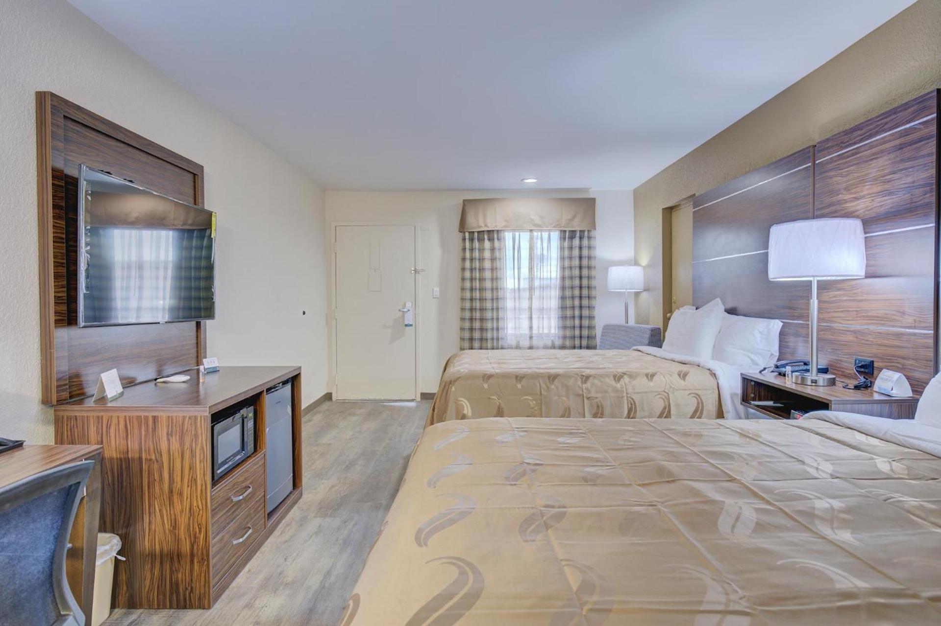 Quality Inn & Suites photo 19