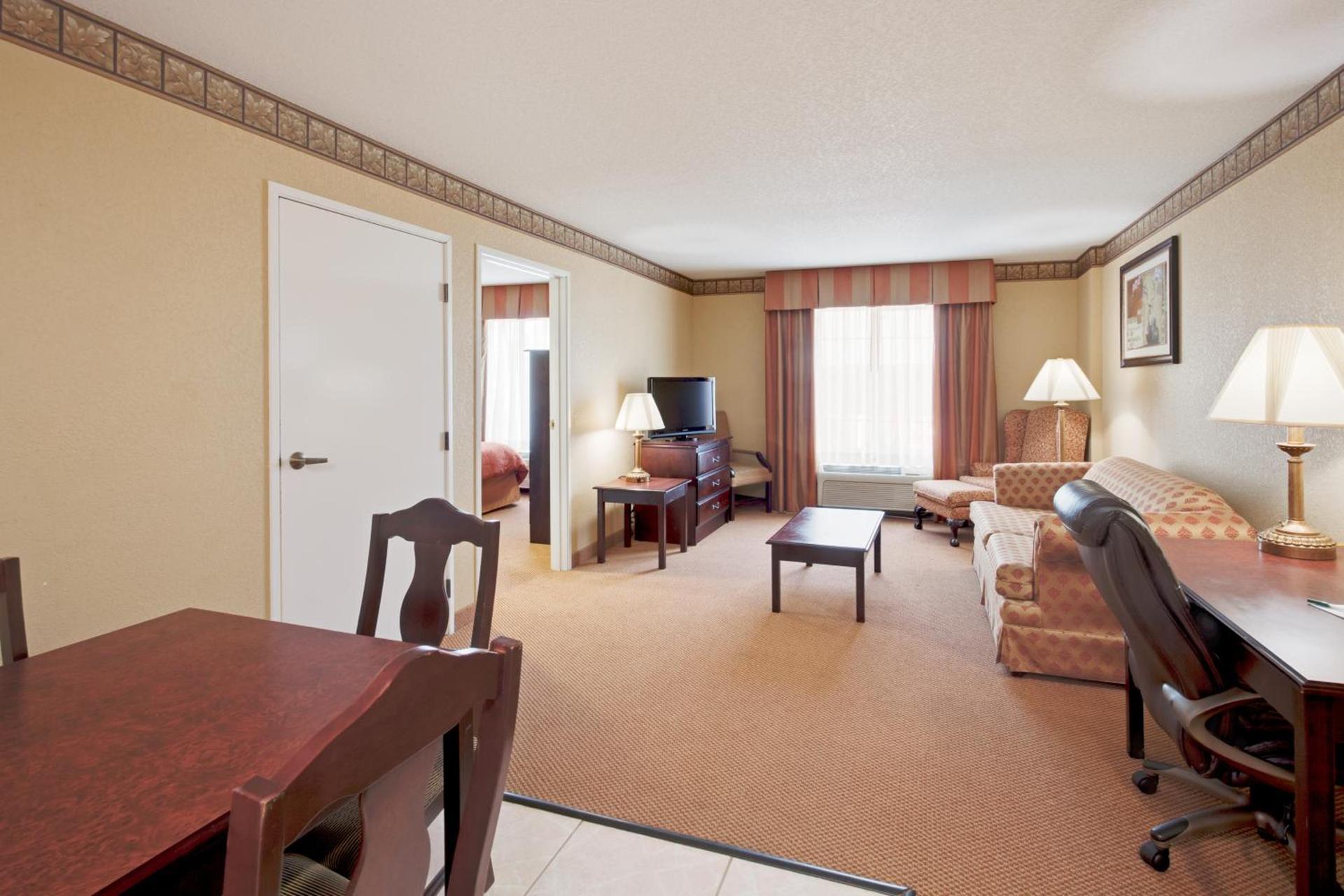 Country Inn & Suites by Radisson, Hot Springs, AR photo 68