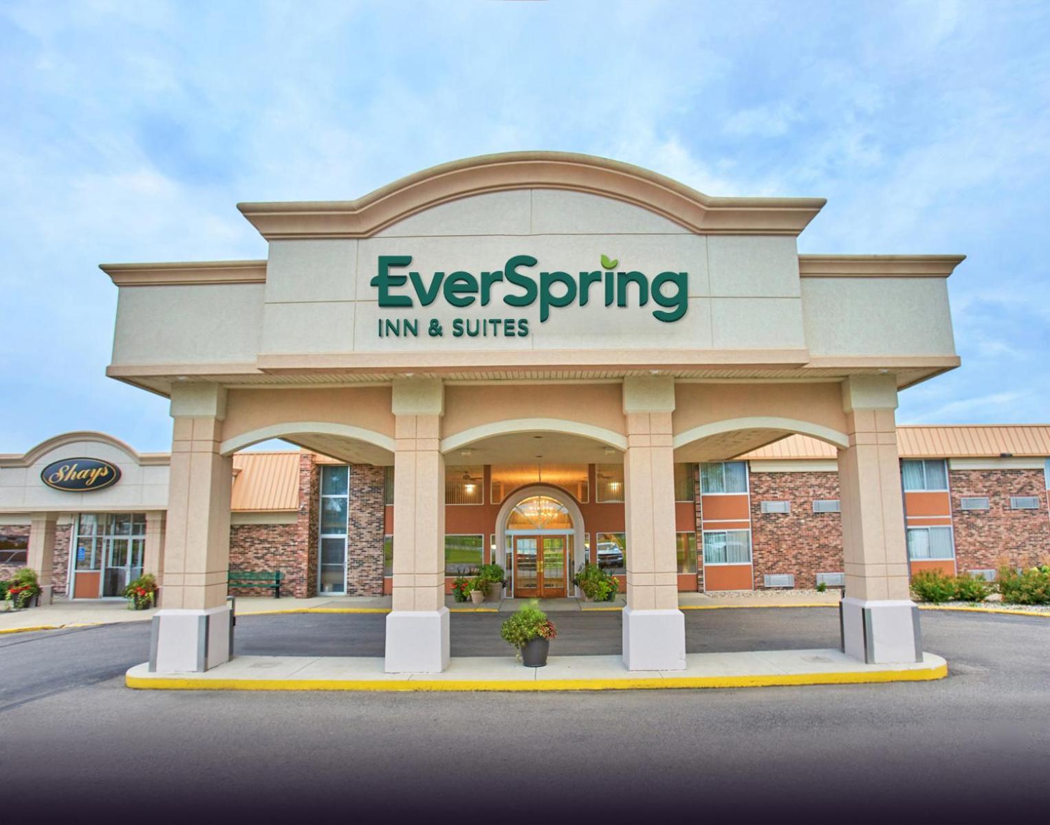 EverSpring Inn and Suites — hotel in Marshall