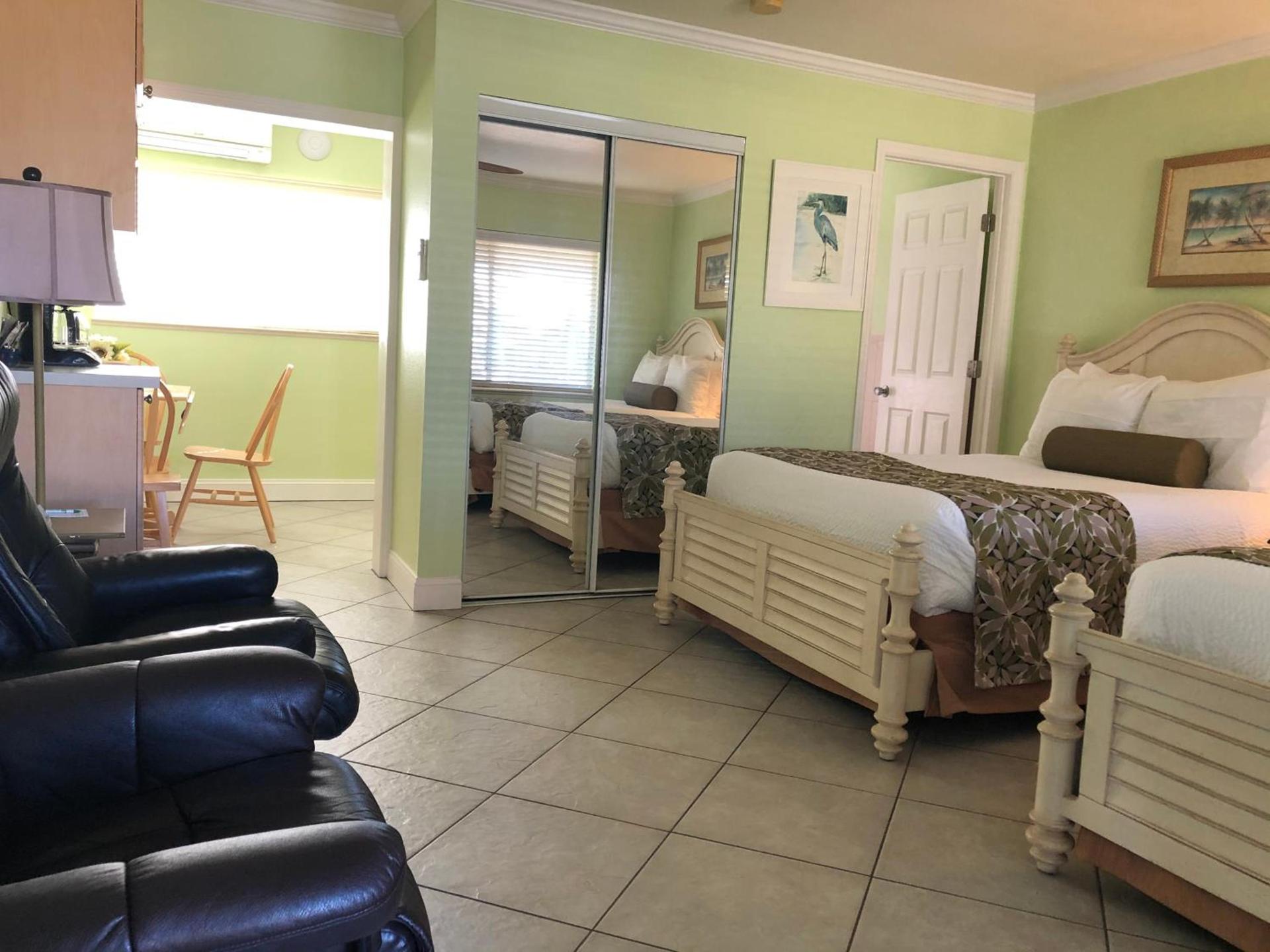 Tropical Beach Resorts - Sarasota photo 91