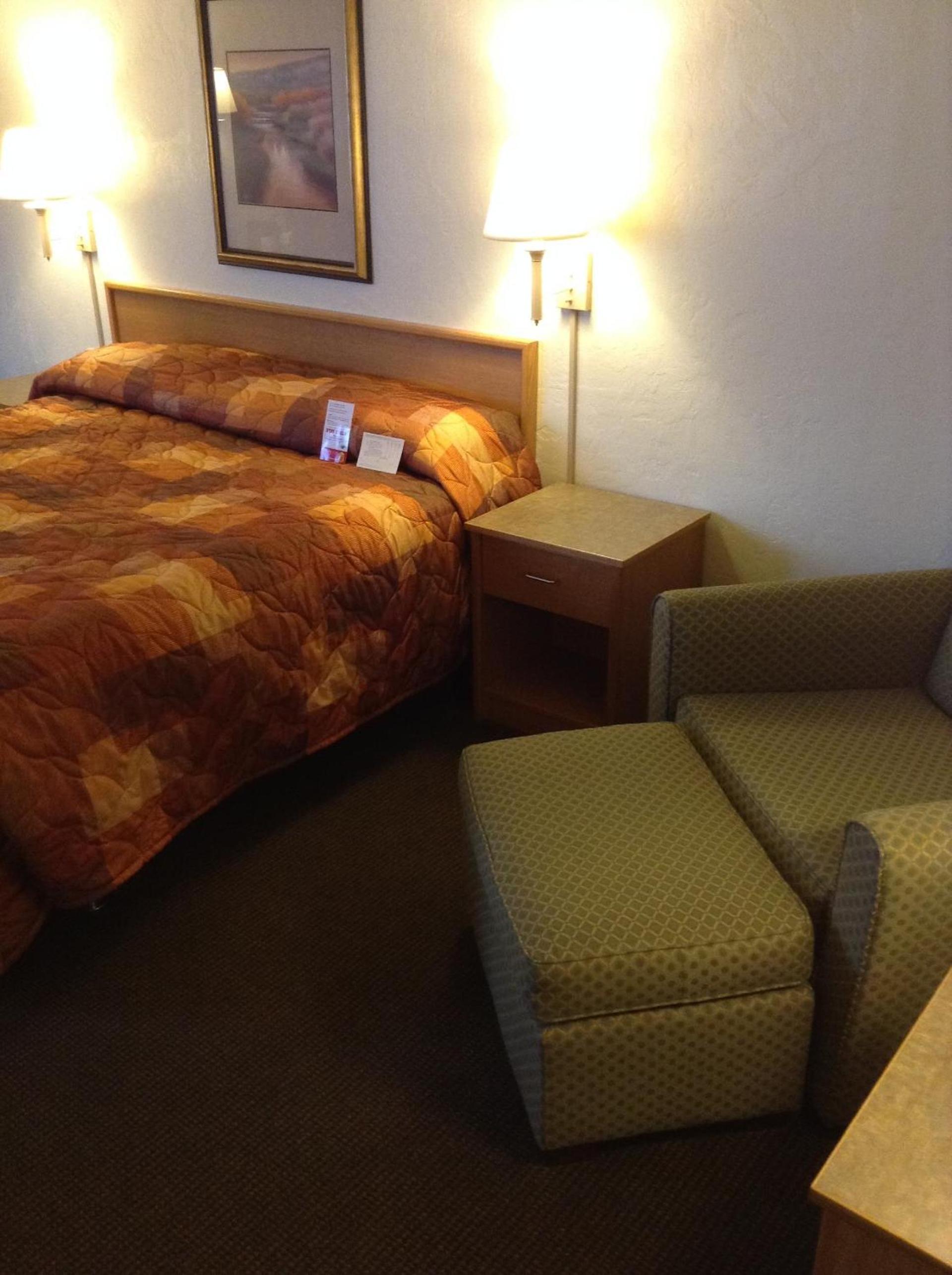 Super 8 by Wyndham Ketchikan photo 11