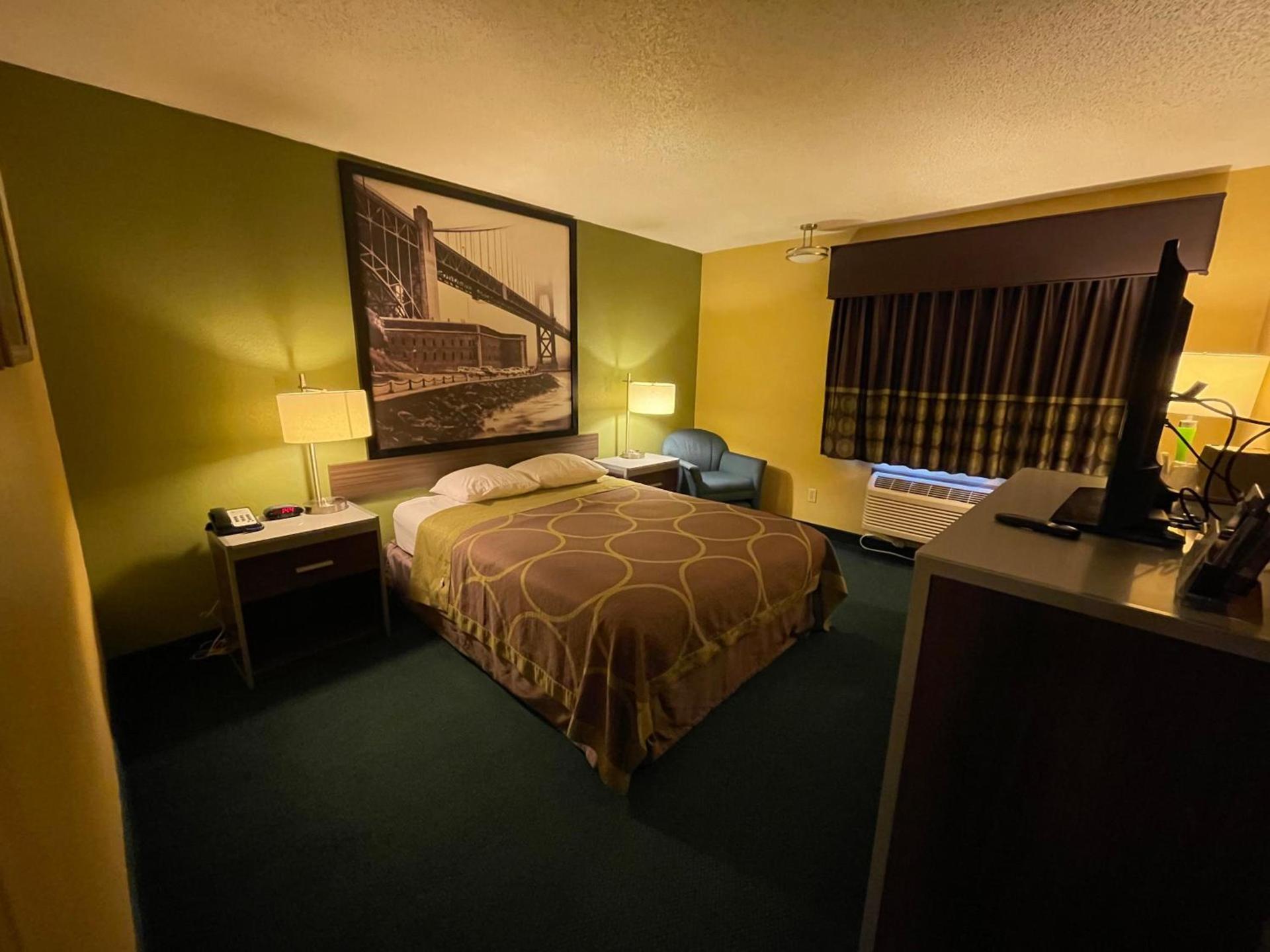Super 8 by Wyndham Van Buren/Ft. Smith Area photo 21