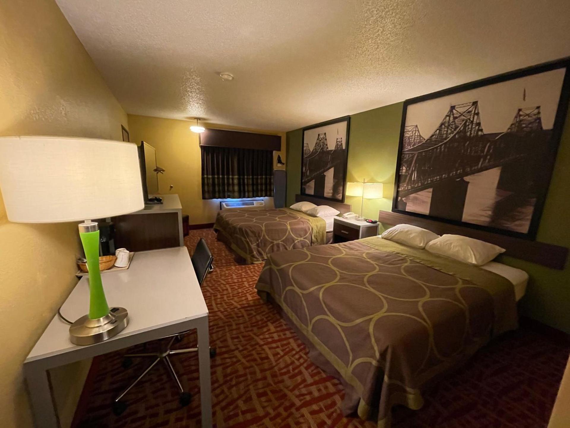 Super 8 by Wyndham Van Buren/Ft. Smith Area photo 27