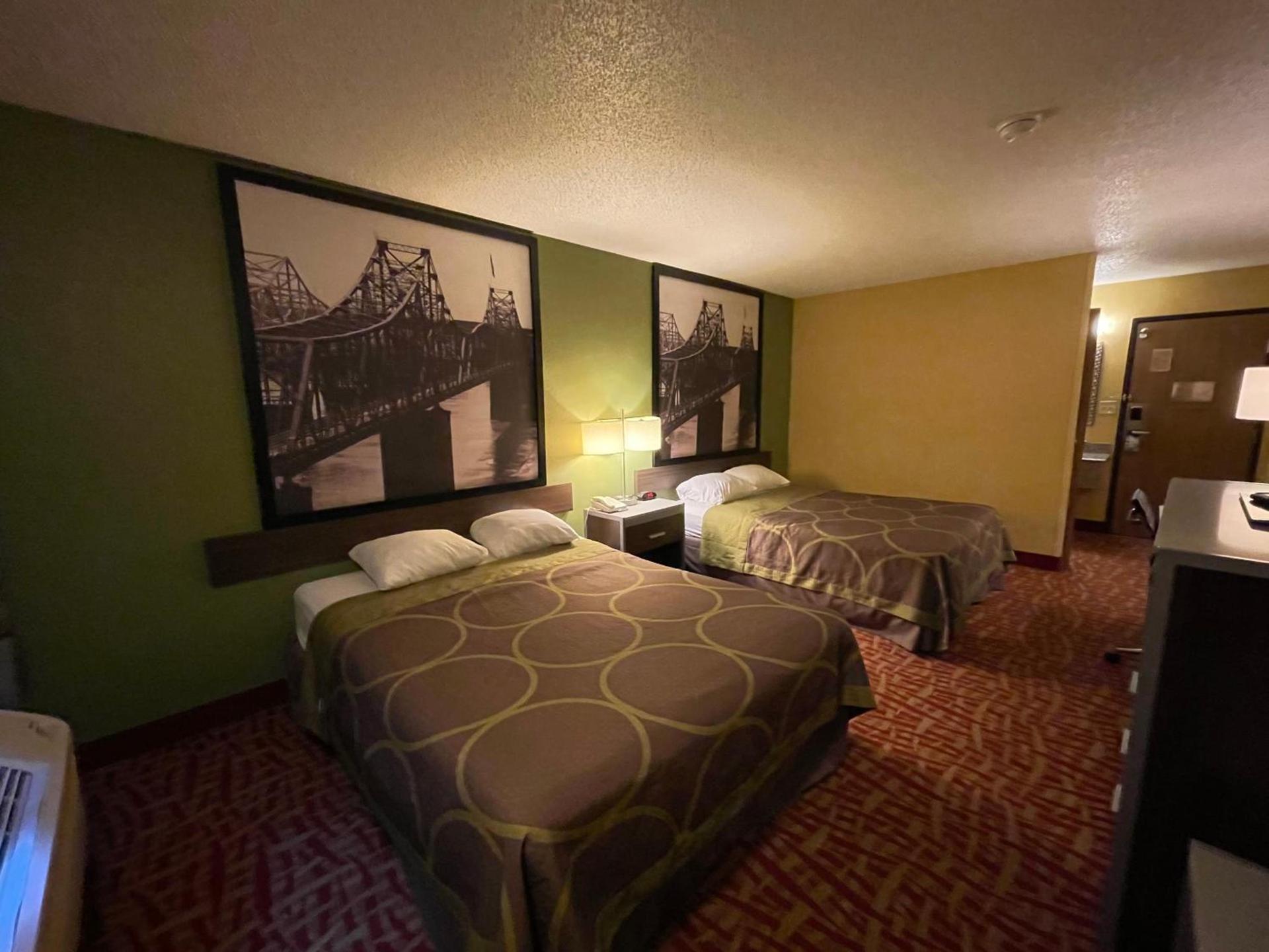 Super 8 by Wyndham Van Buren/Ft. Smith Area photo 23