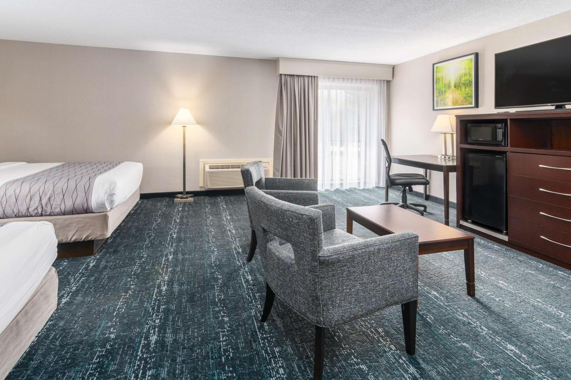 Best Western Plus Keene Hotel photo 13