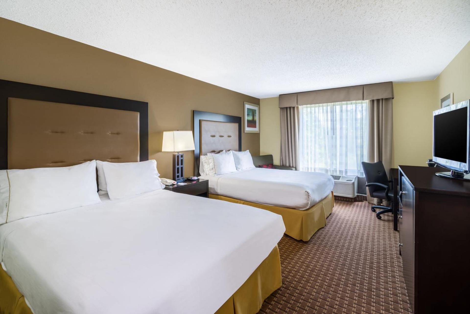 Holiday Inn Express Hotel & Suites-North East by IHG photo 31