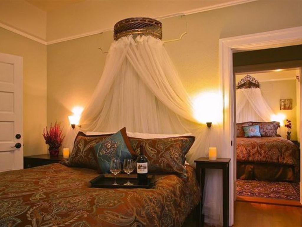 Cabernet House, an Old World Inn photo 22