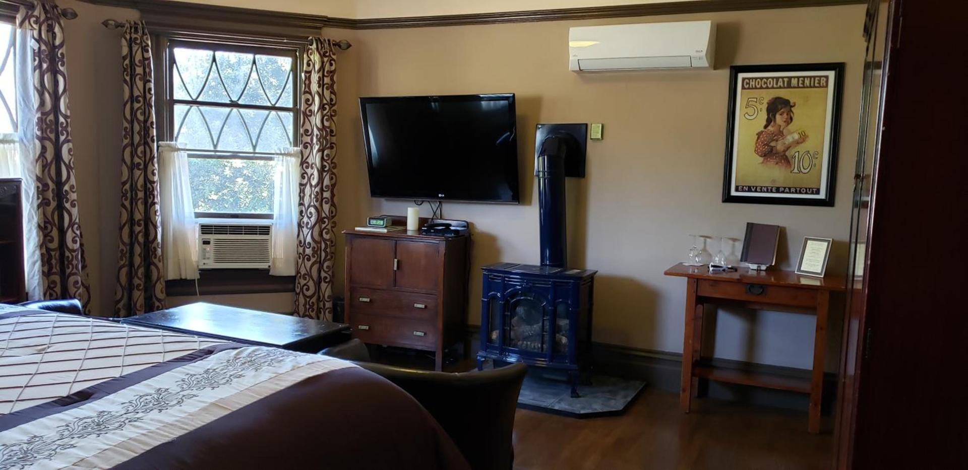 Cabernet House, an Old World Inn photo 45
