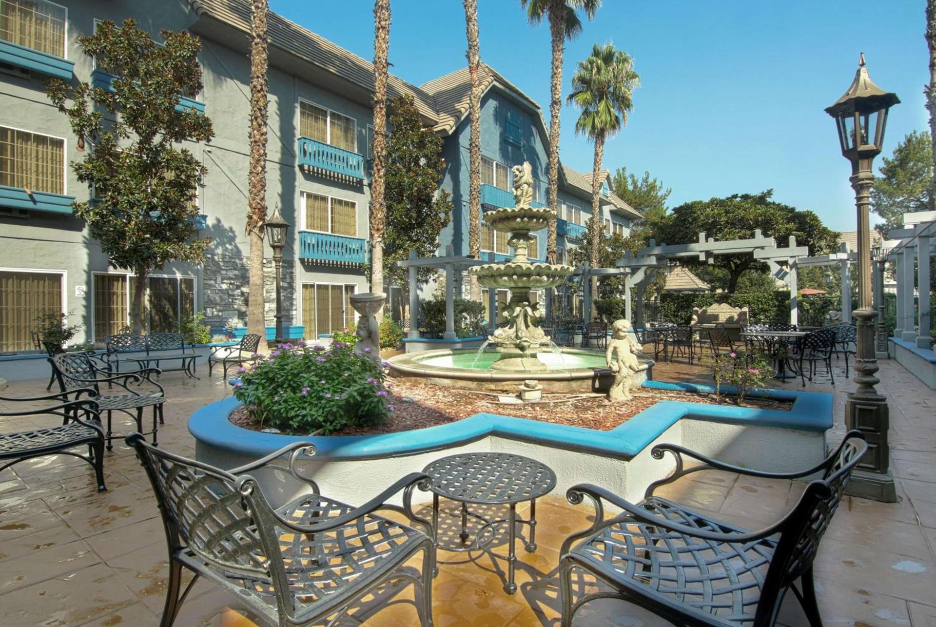 Azure Hotel&Suites Ontario Trademark Collection by Wyndham photo 24