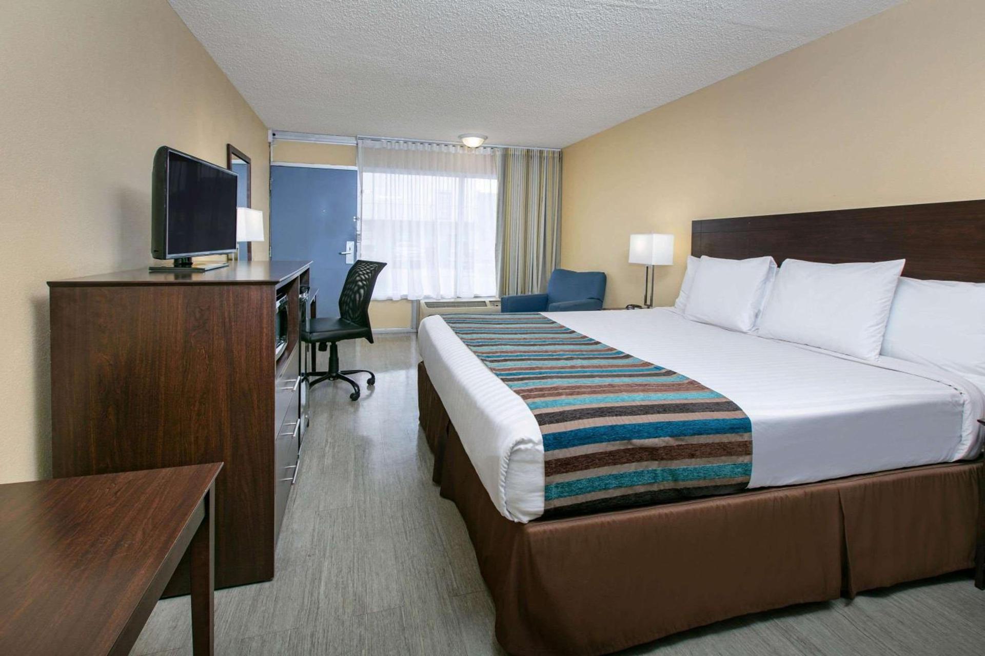 Days Inn by Wyndham Natchez photo 5
