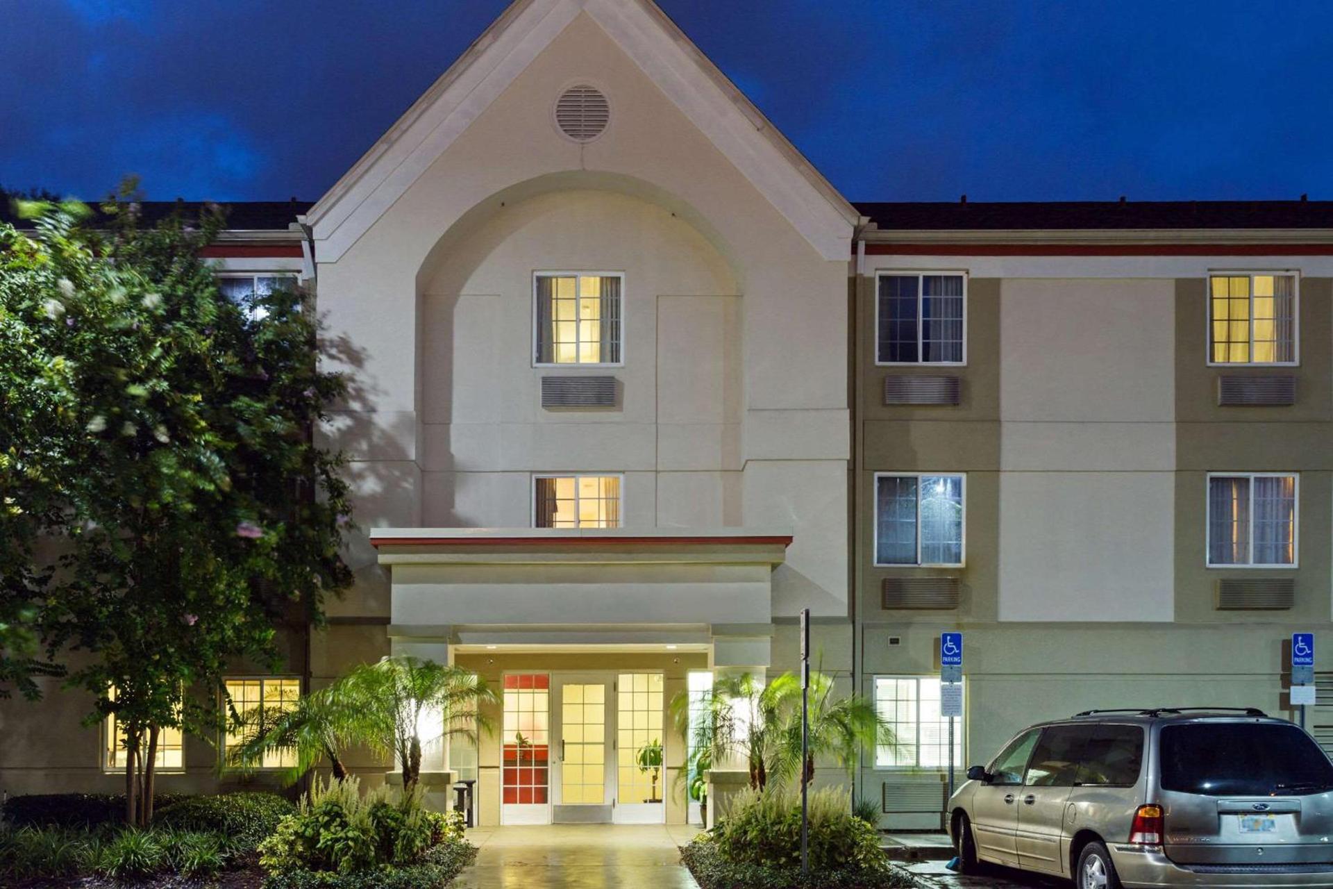 MainStay Suites Orlando Altamonte Springs photo 1