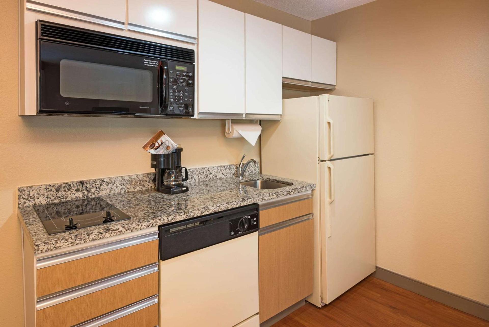 MainStay Suites Orlando Altamonte Springs photo 3