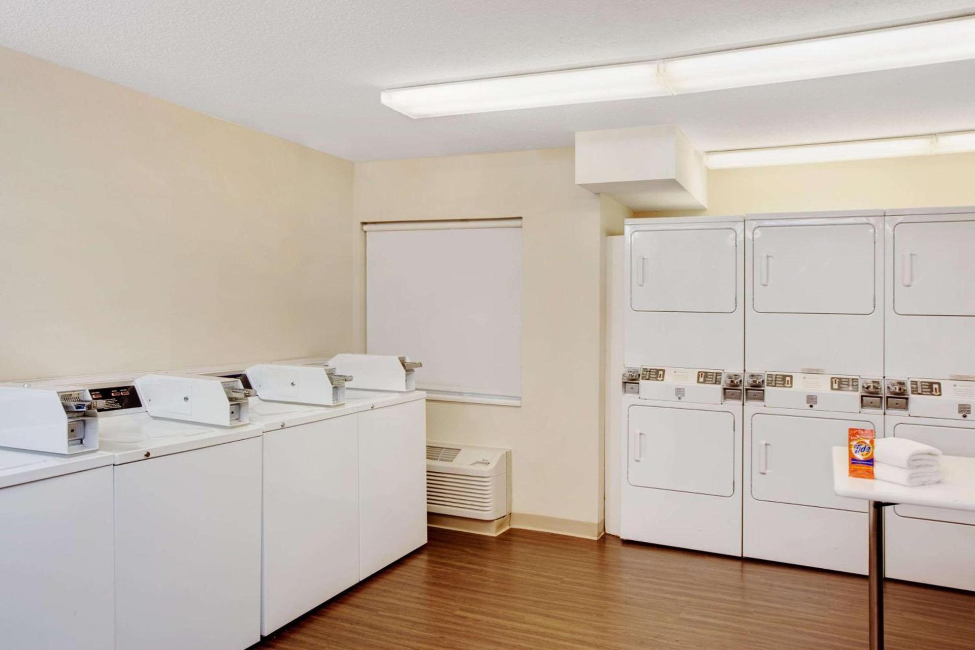 MainStay Suites Chicago Schaumburg photo 13
