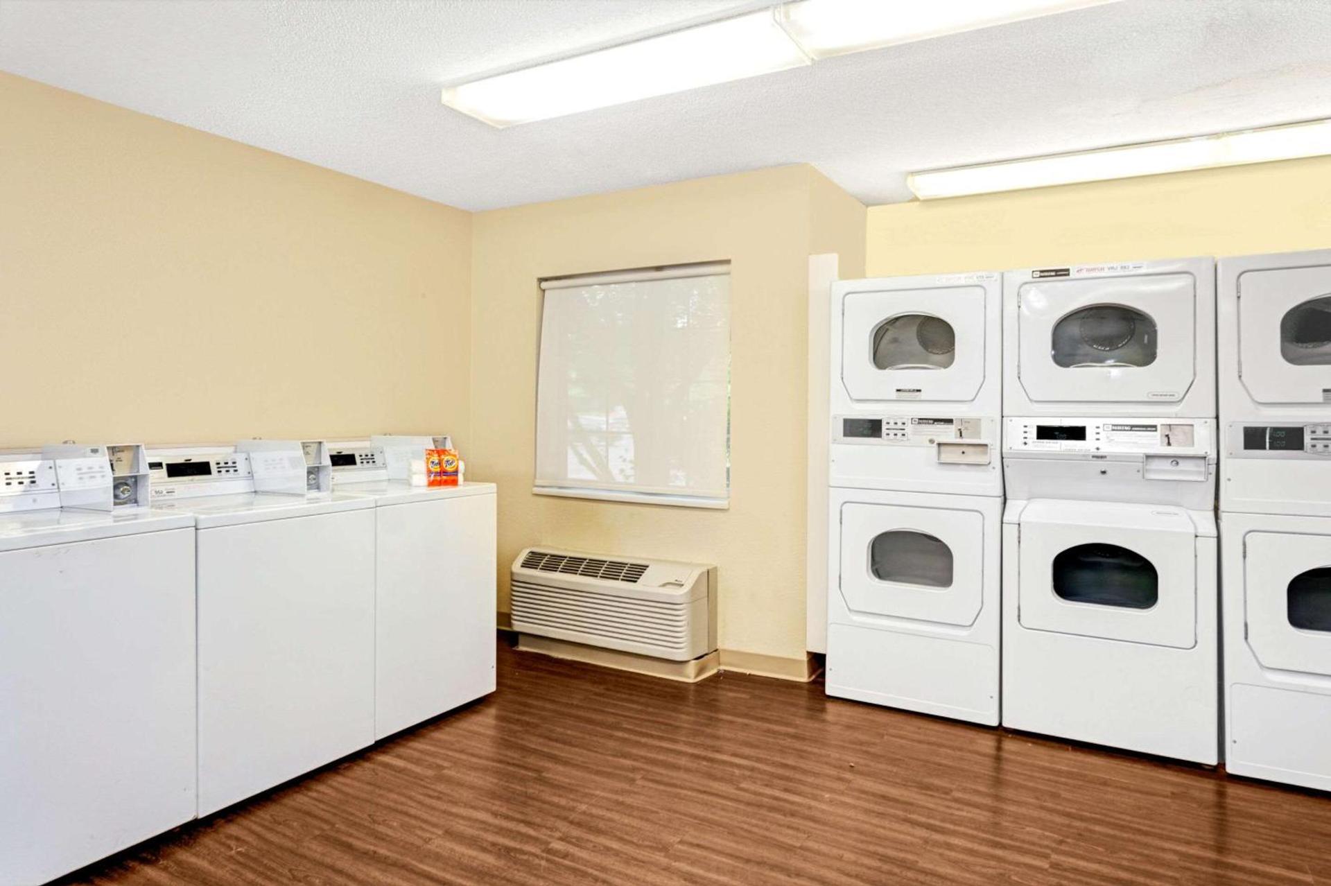 MainStay Suites Northbrook Wheeling photo 11