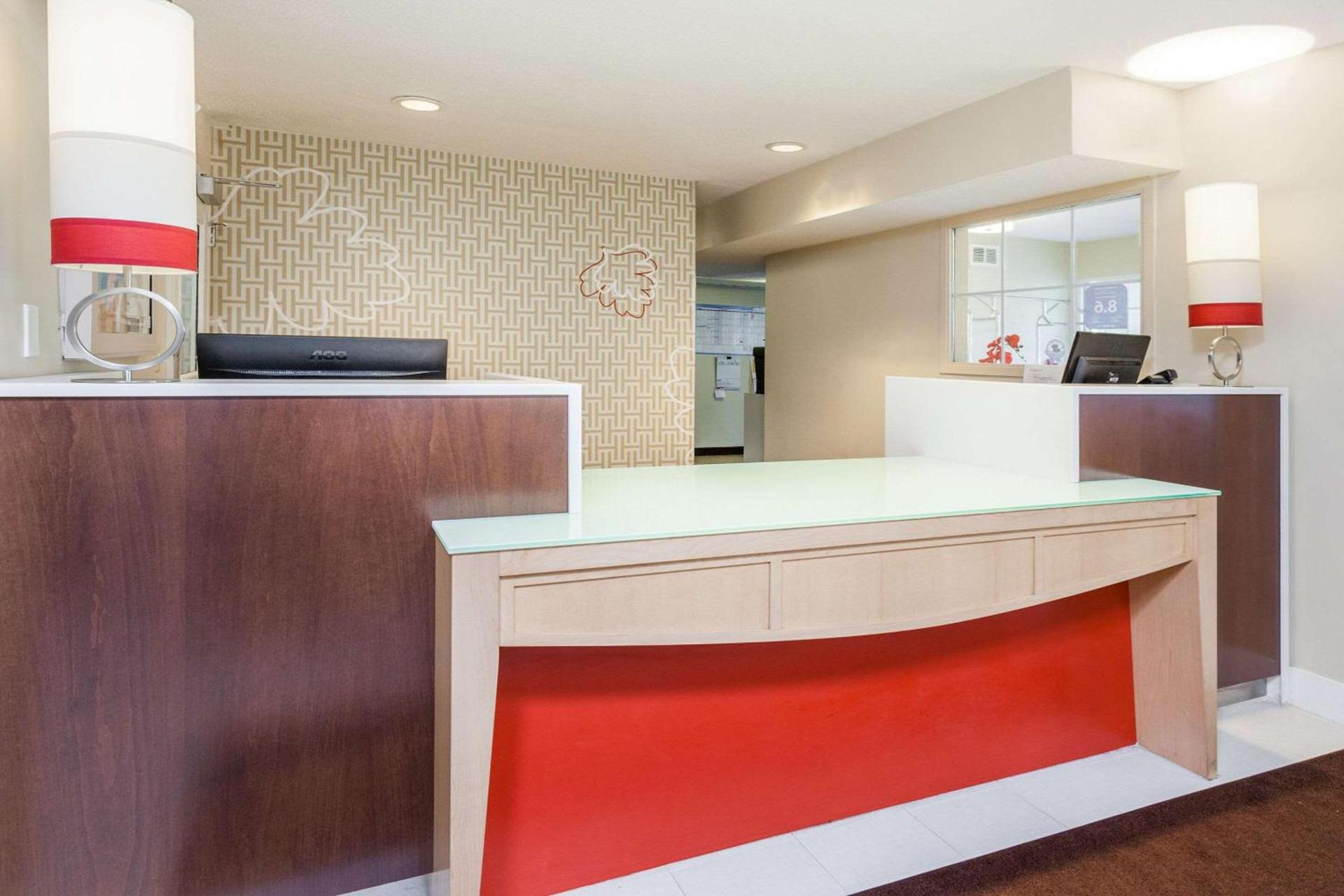 MainStay Suites Detroit Auburn Hills photo 2