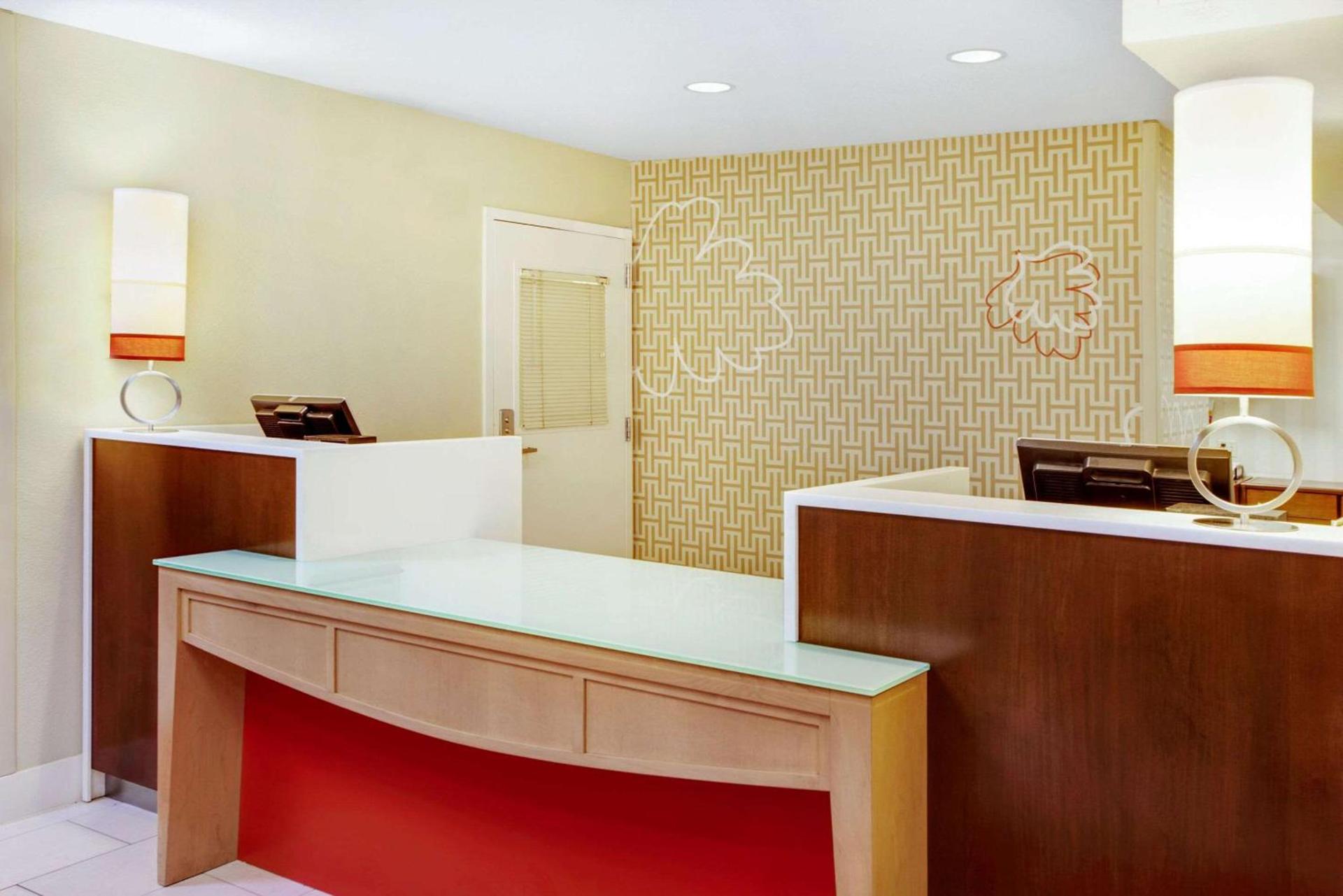 MainStay Suites Greensboro photo 2
