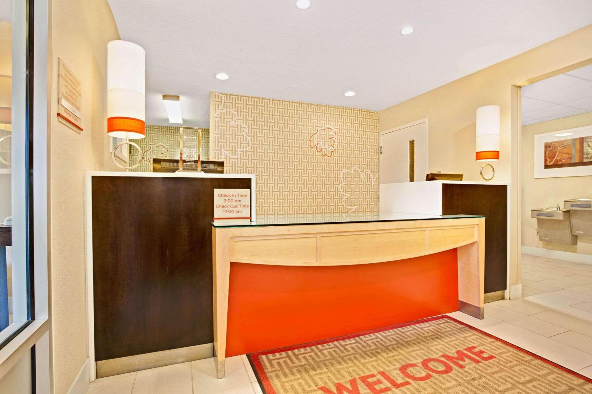 MainStay Suites Louisville Jeffersontown photo 2