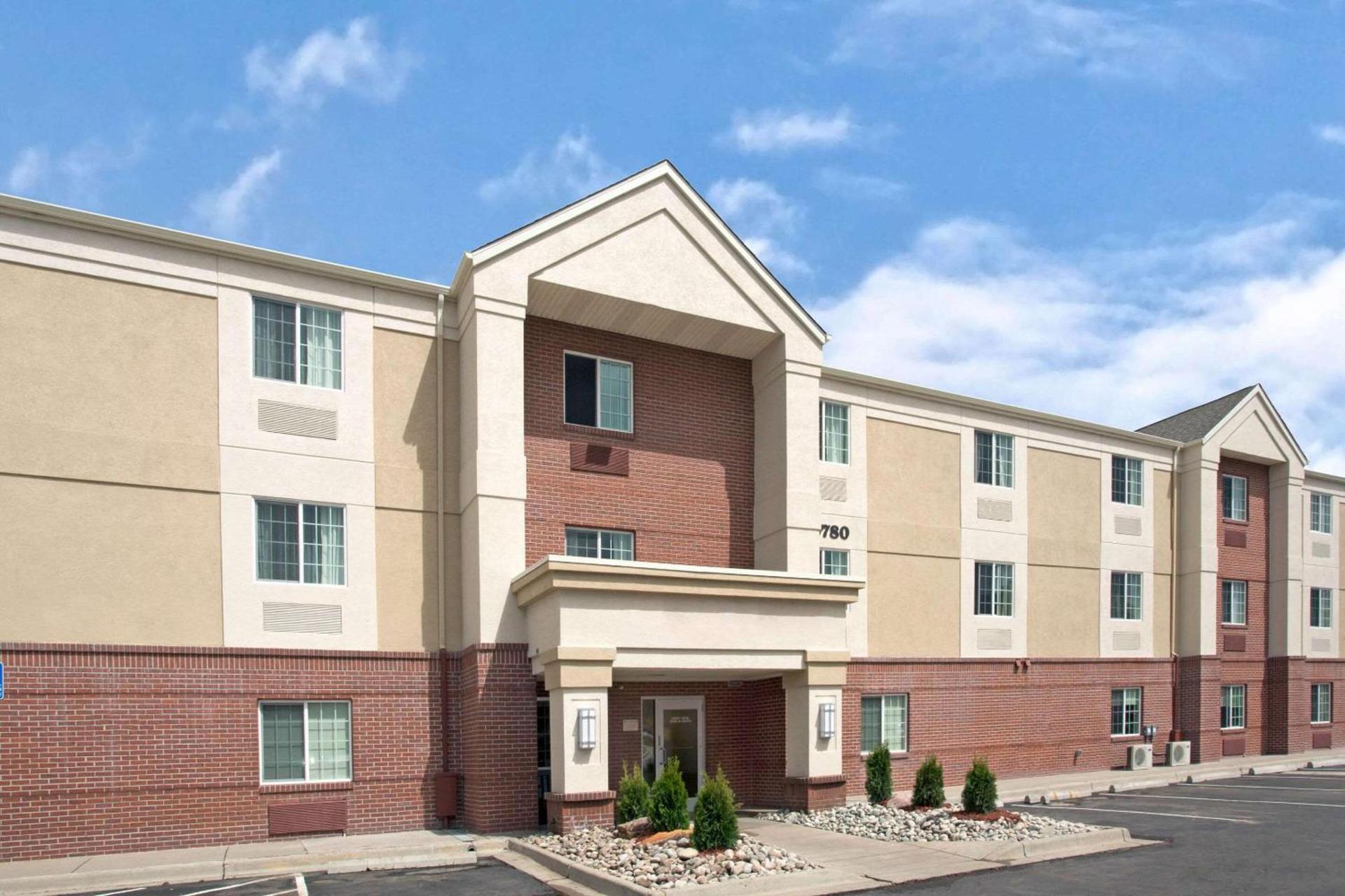 MainStay Suites Omaha Old Mill photo 1