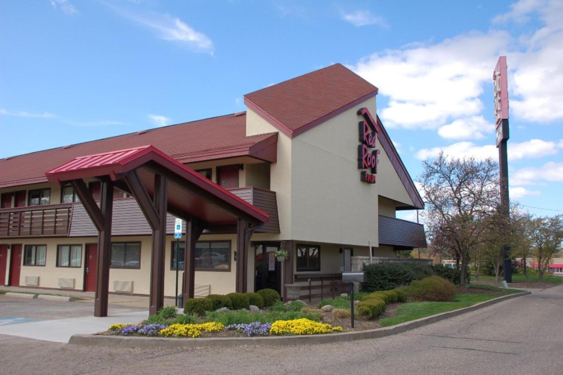 Red Roof Inn Canton photo 3