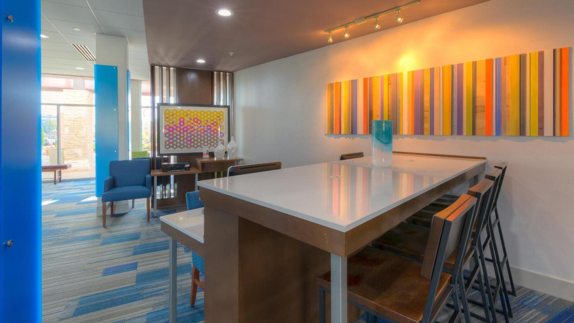Holiday Inn Express & Suites Tulsa Midtown by IHG photo 37
