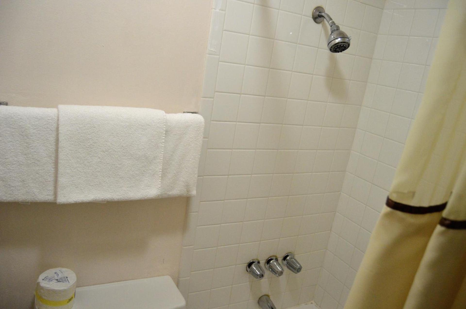 Extended Stay Warrenton Inn photo 9
