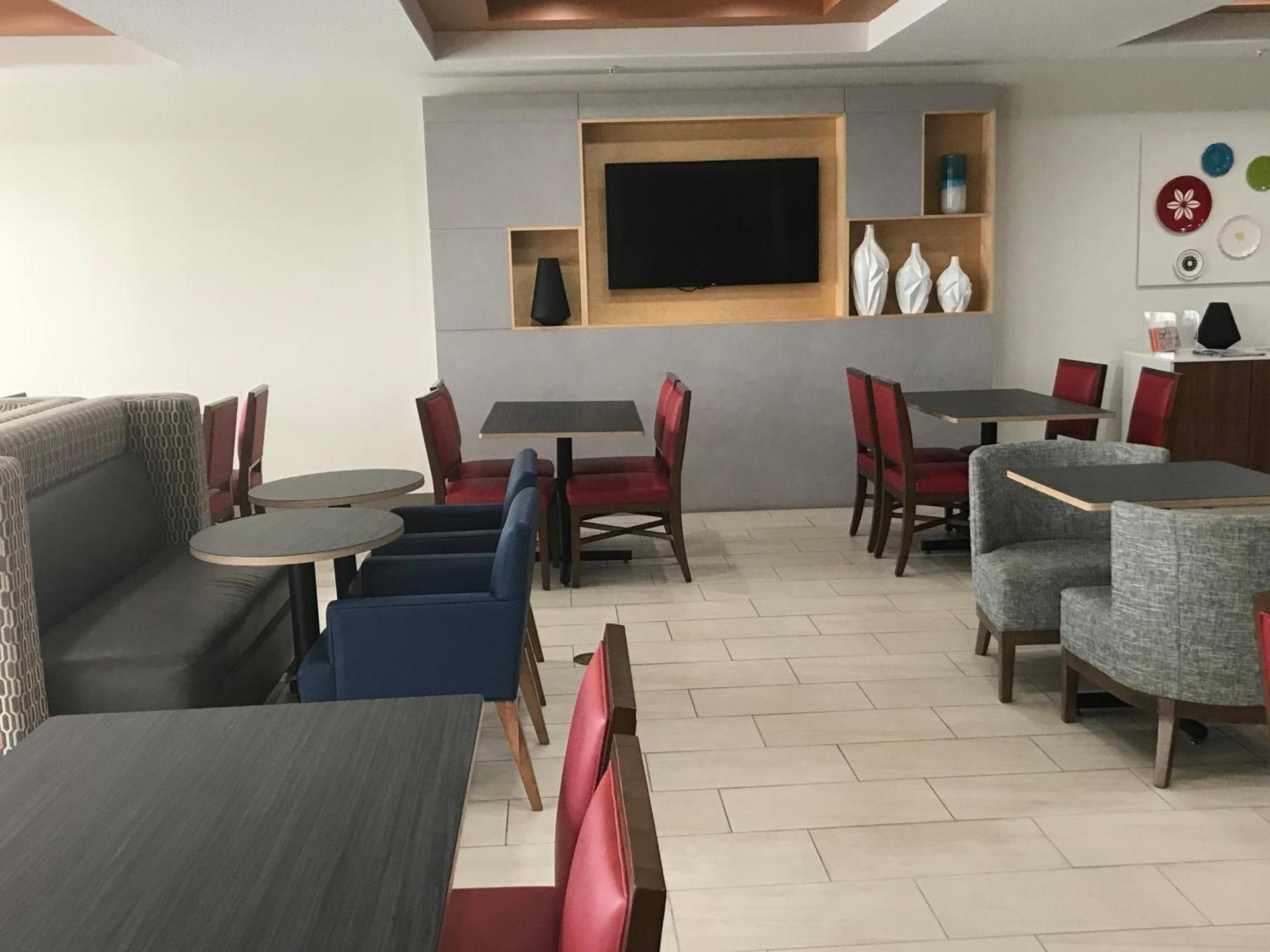 Holiday Inn Express Orlando - South Davenport by IHG photo 17