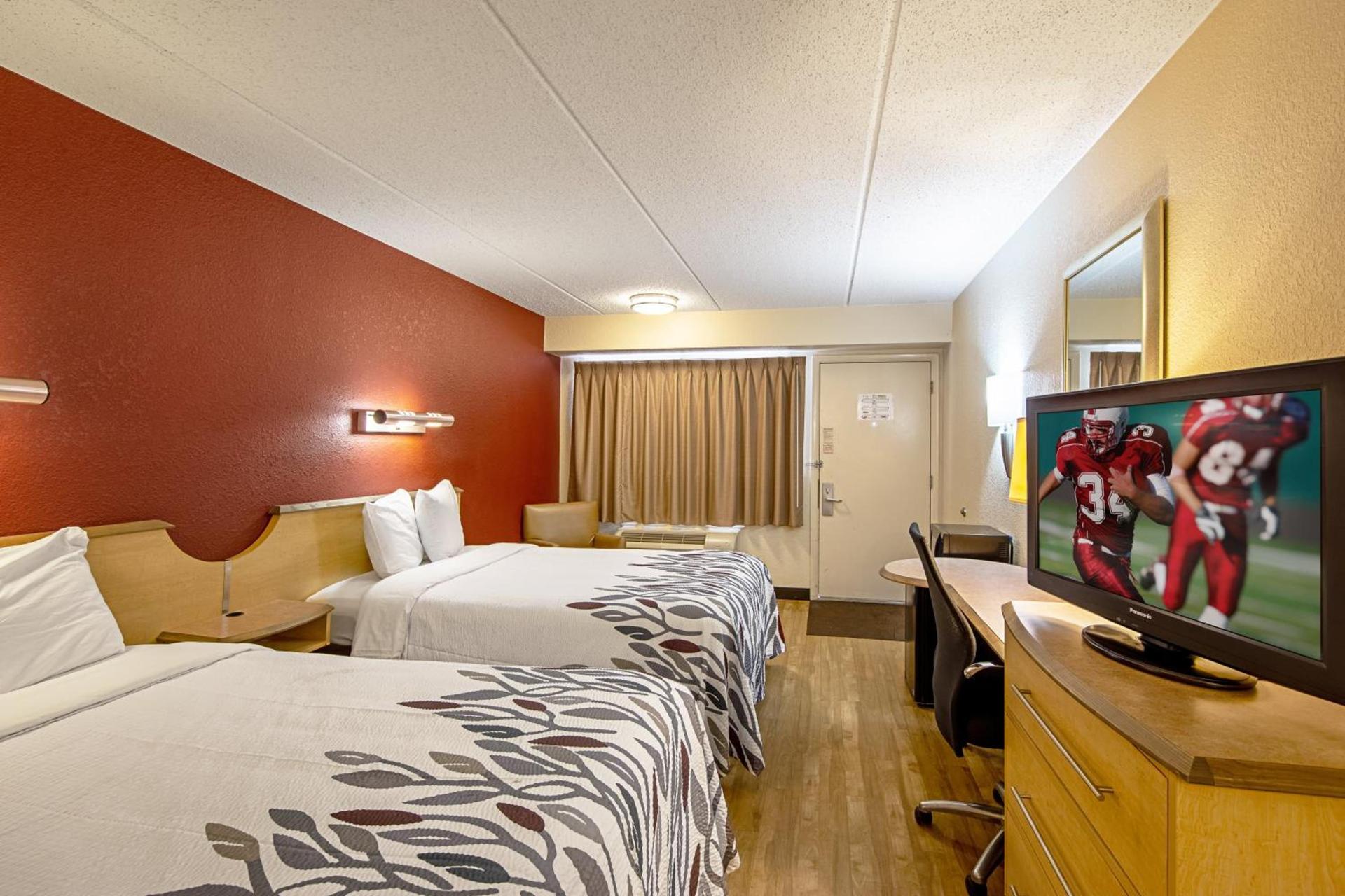 Red Roof Inn Elkhart photo 8