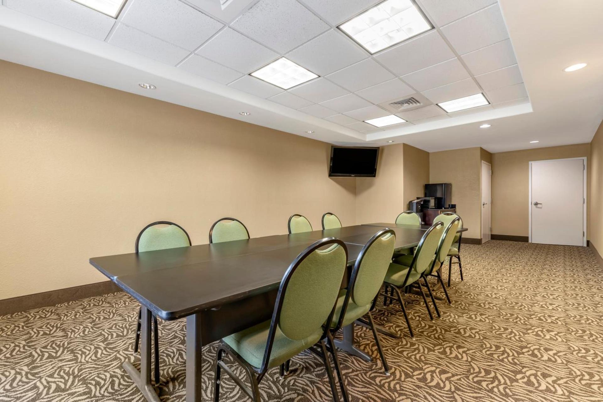 Comfort Suites Medical Center near Six Flags photo 45