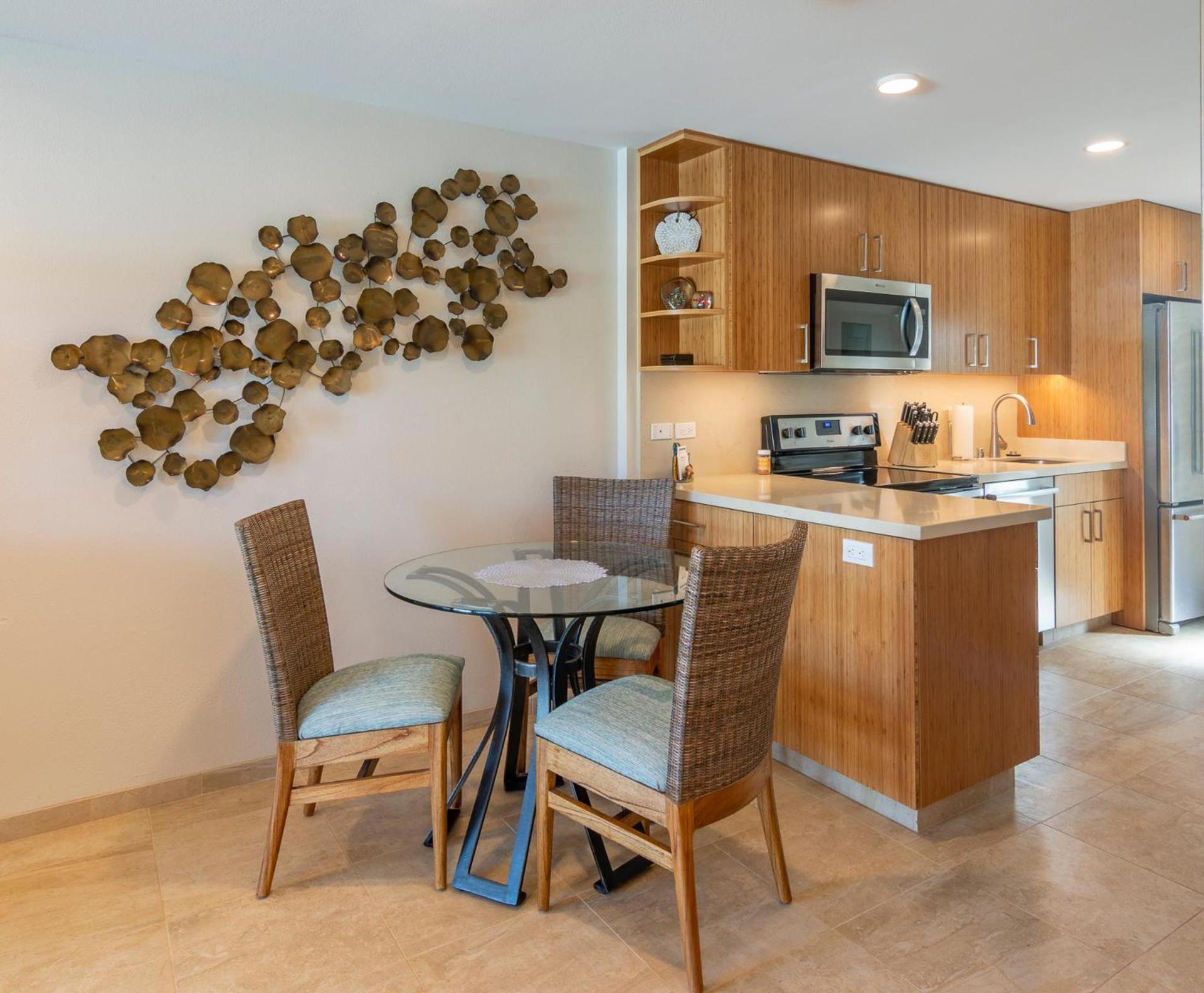 Nāpili Surf Beach Resort by Castle photo 11