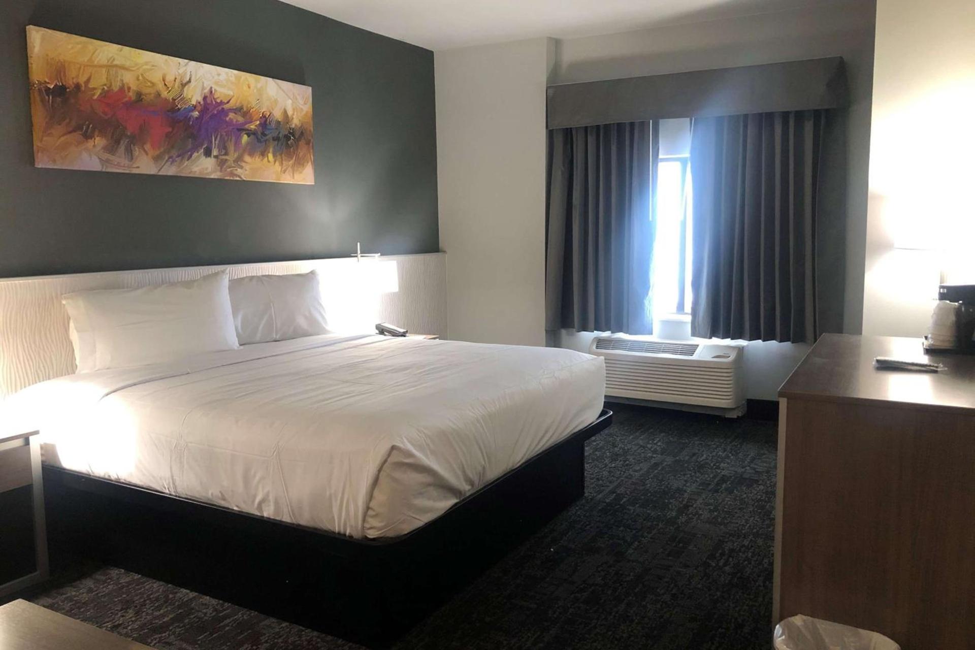Baymont by Wyndham Madison photo 18