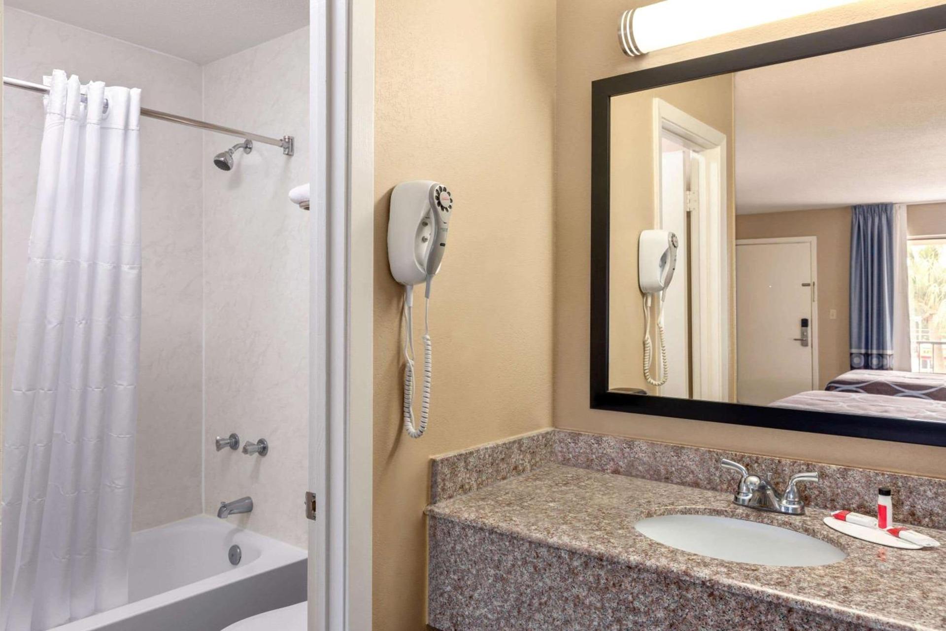 Quality Inn Crestview I-10 Eglin AFB Area photo 10