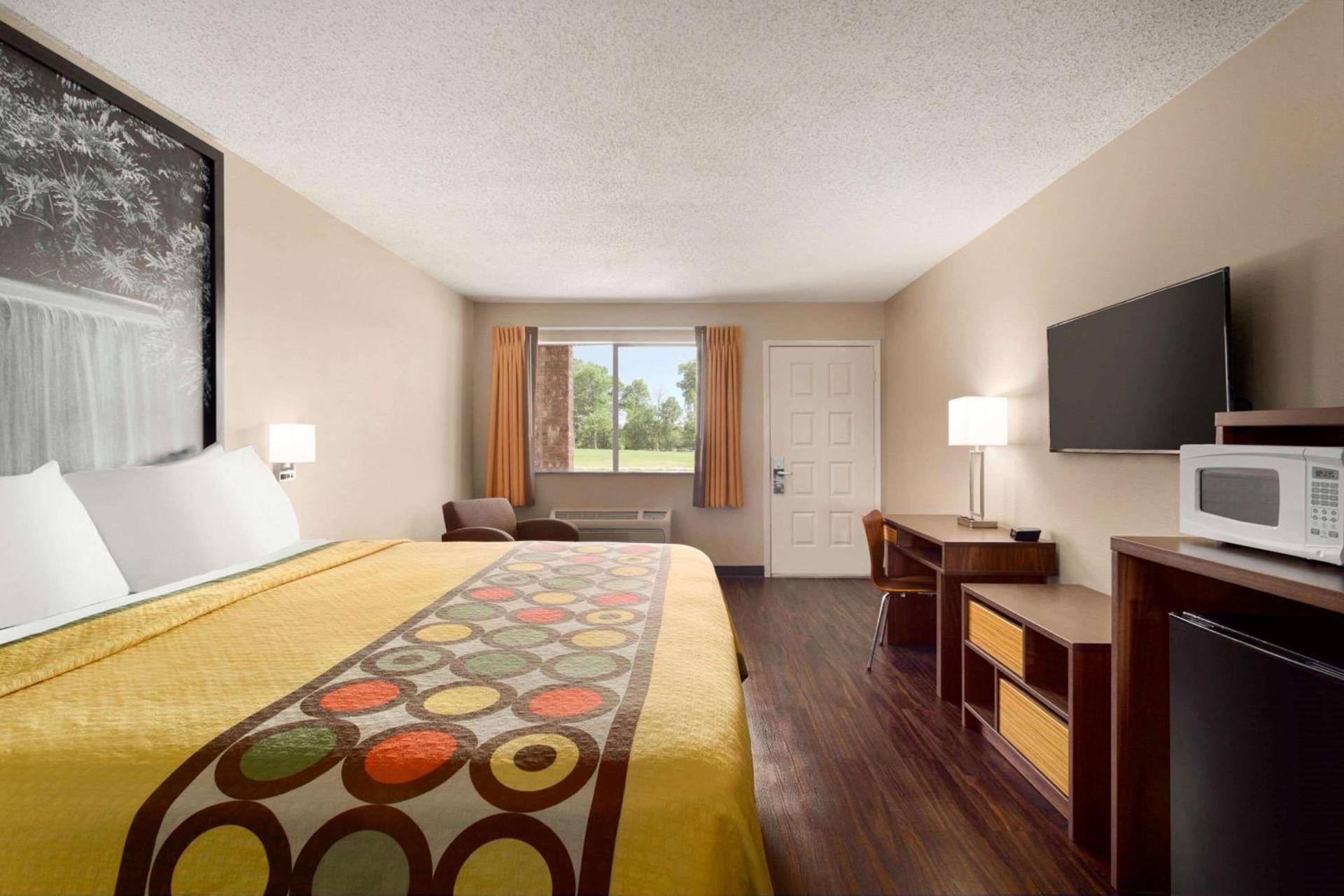 Super 8 by Wyndham Universal City photo 14