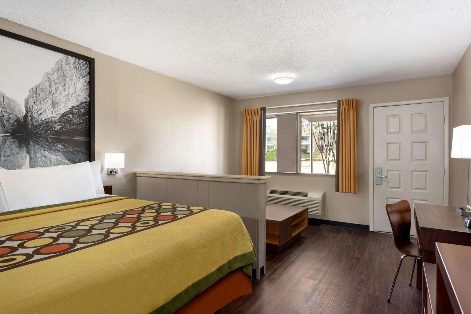 Super 8 by Wyndham Universal City photo 17