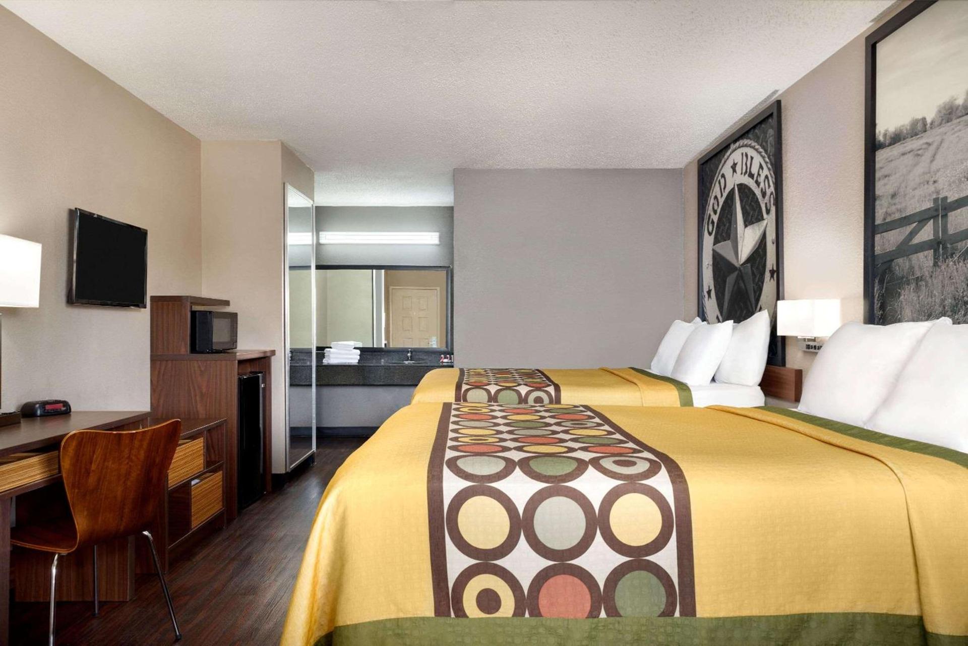 Super 8 by Wyndham Universal City photo 23