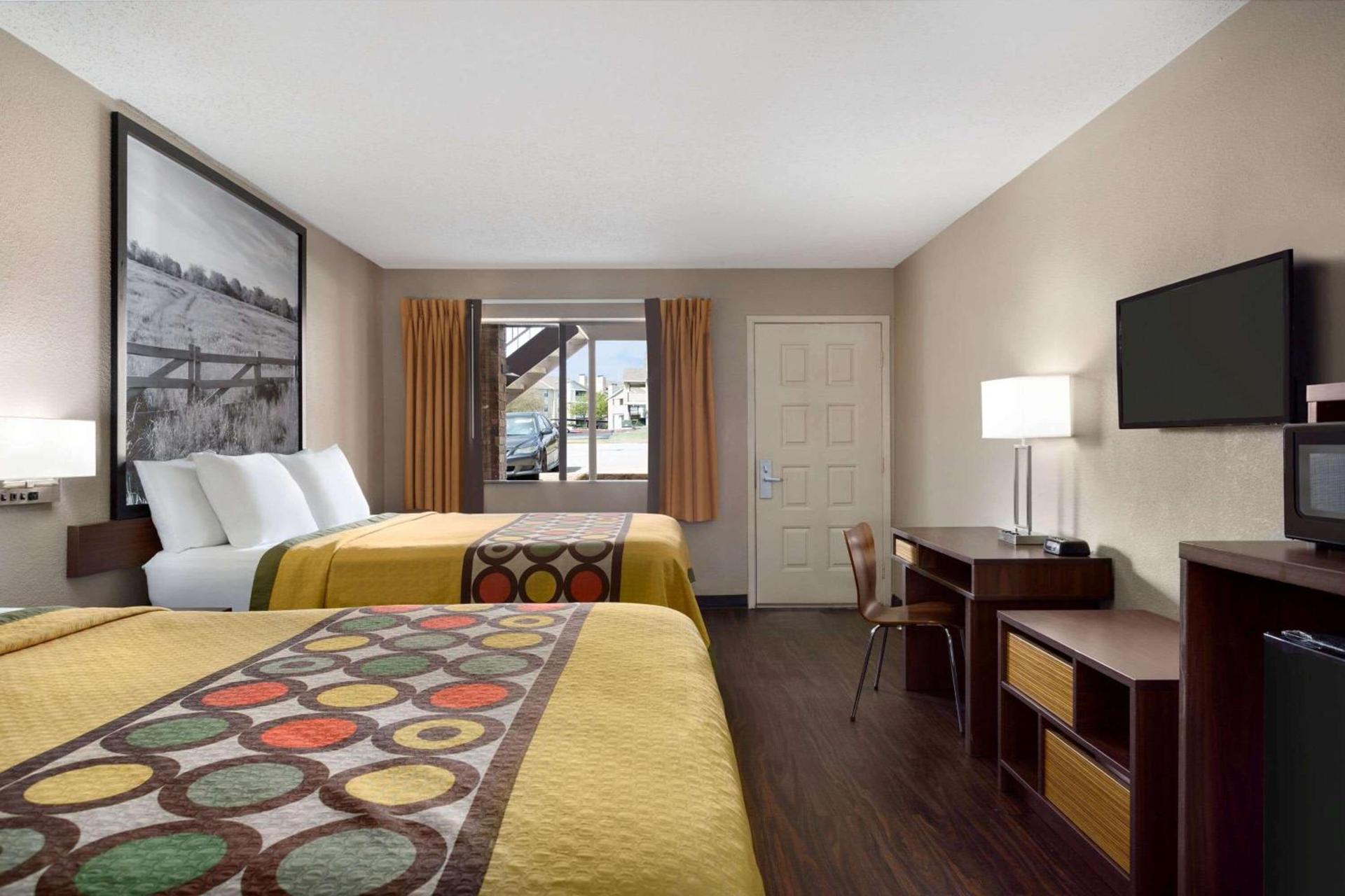 Super 8 by Wyndham Universal City photo 24